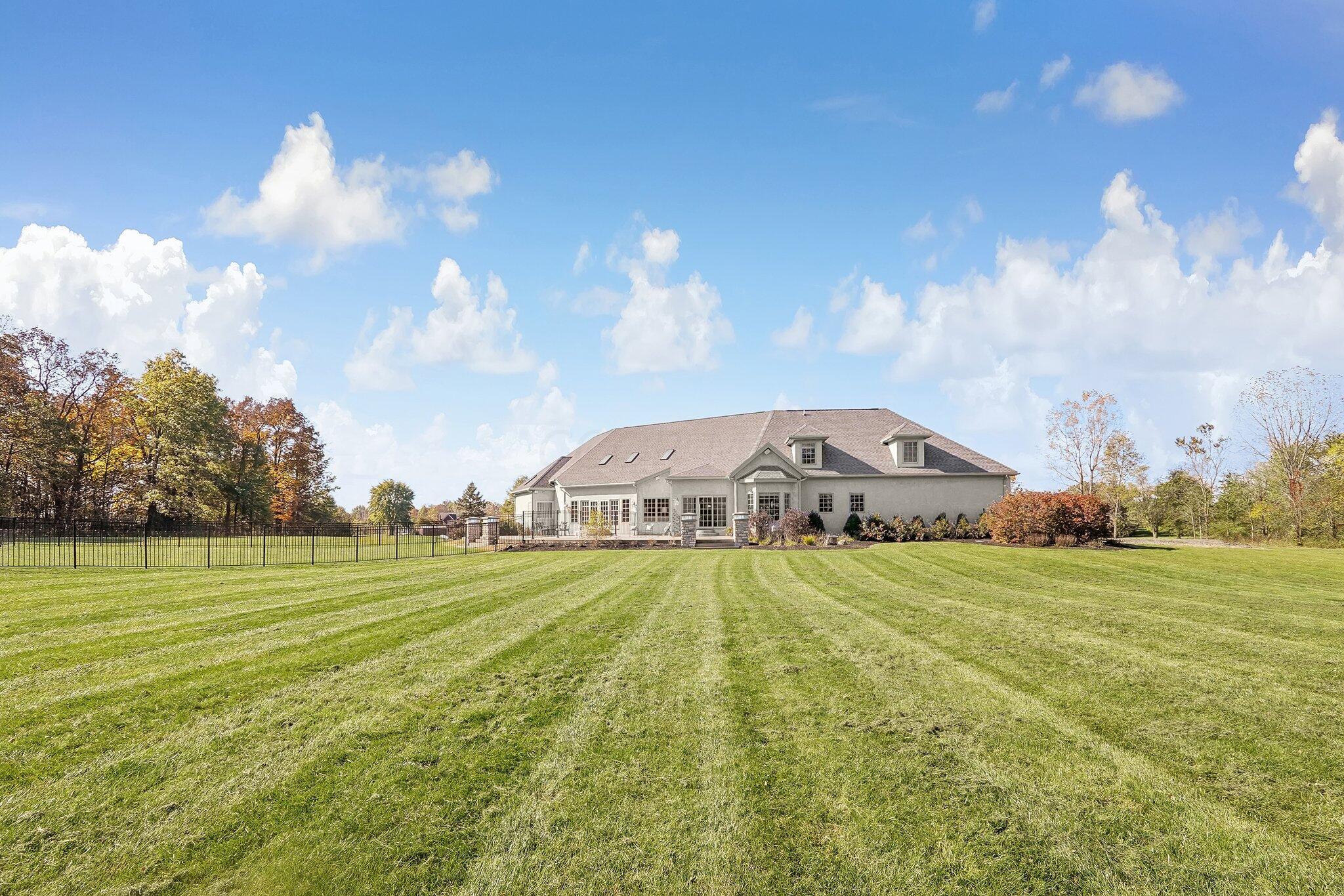 16343 Hunters Run Property Photo 38