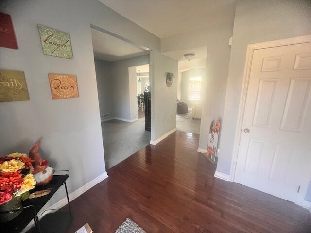 366 Linden Circle Property Photo 3