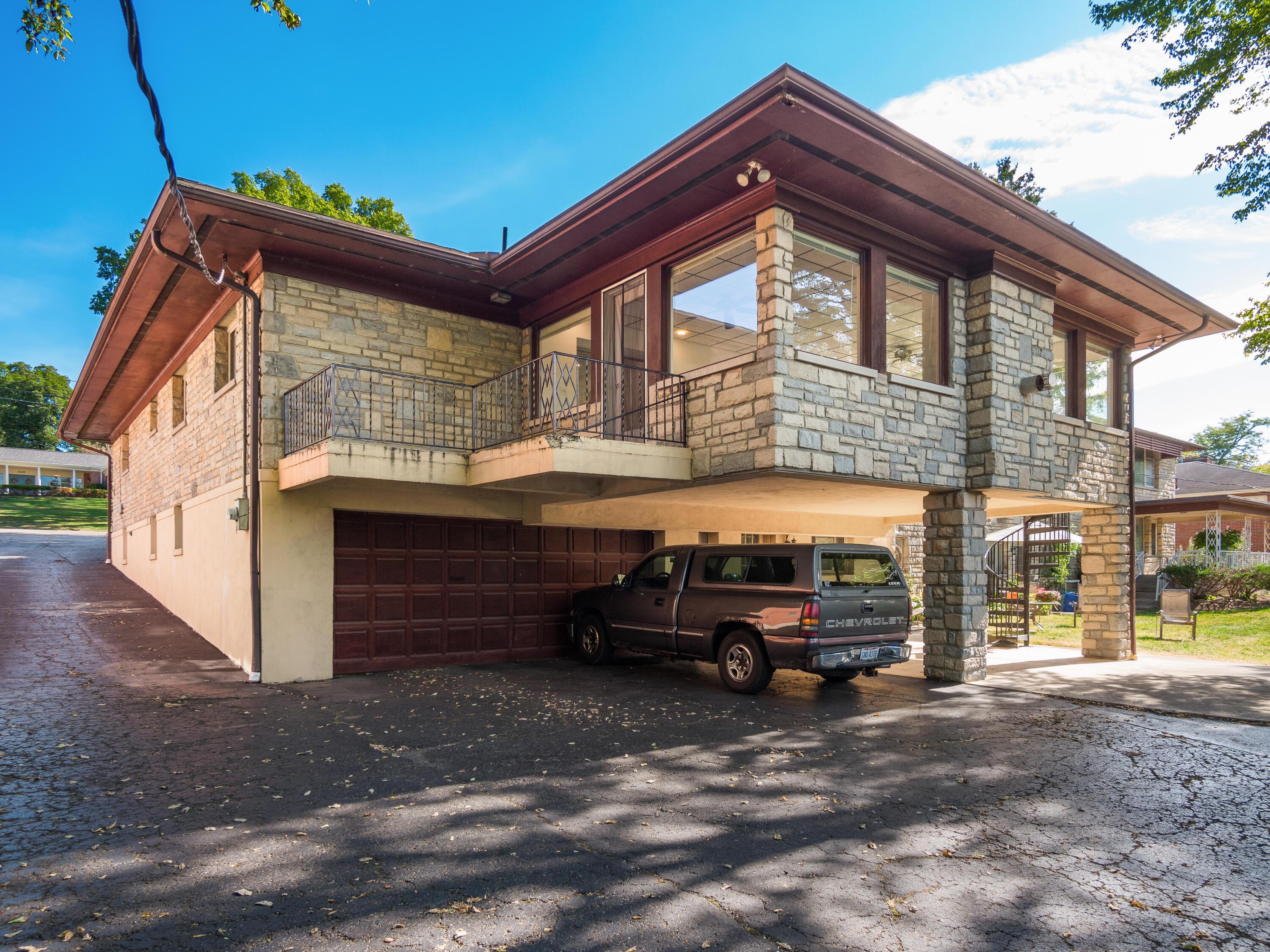 2663 Charing Road, C Property Photo 6