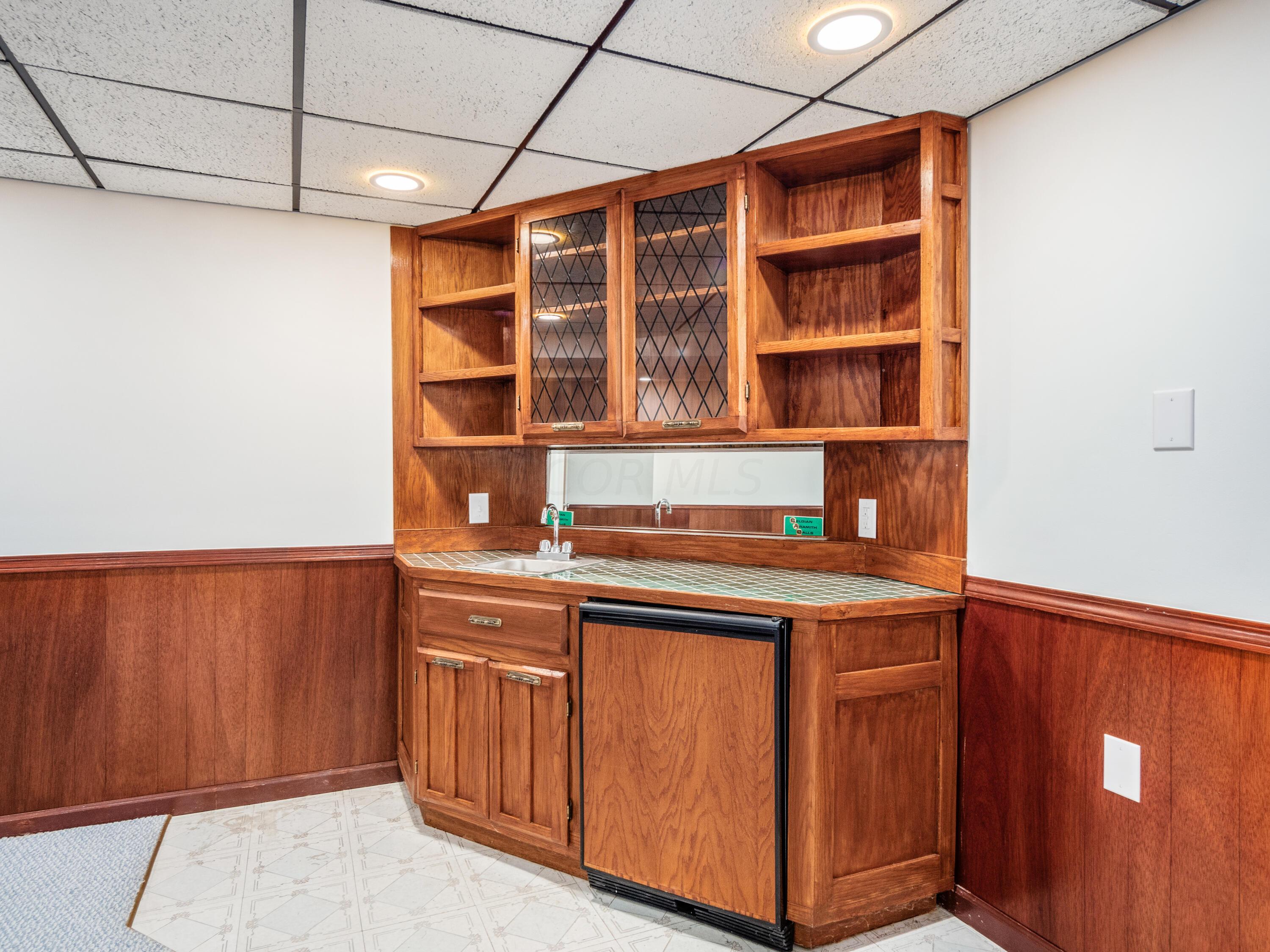 2663 Charing Road, C Property Photo 12