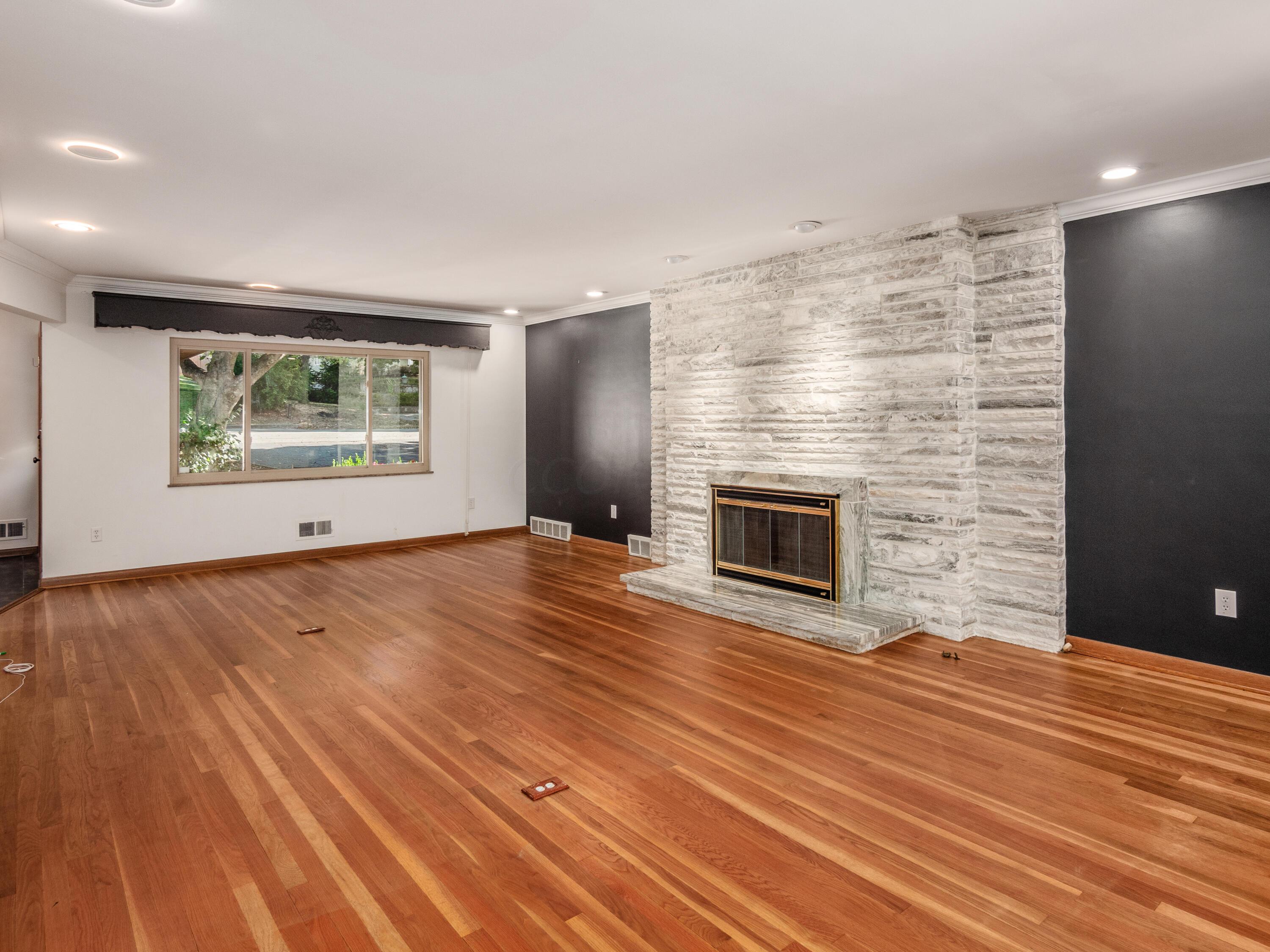 2663 Charing Road, C Property Photo 33