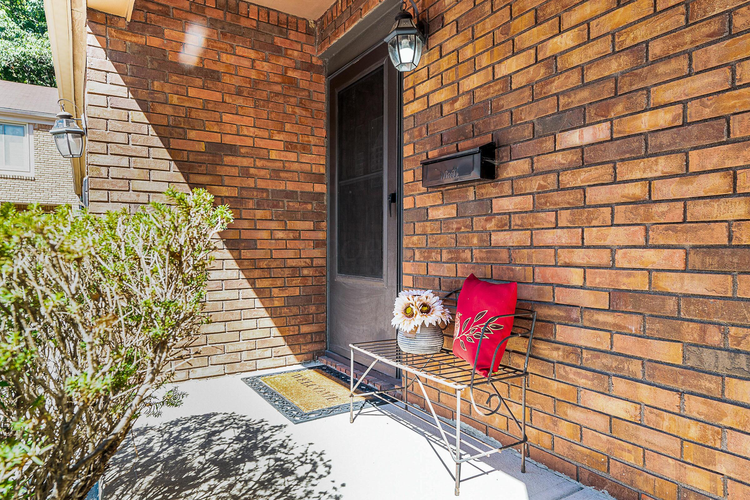 410 Fenway Road, B Property Photo 3