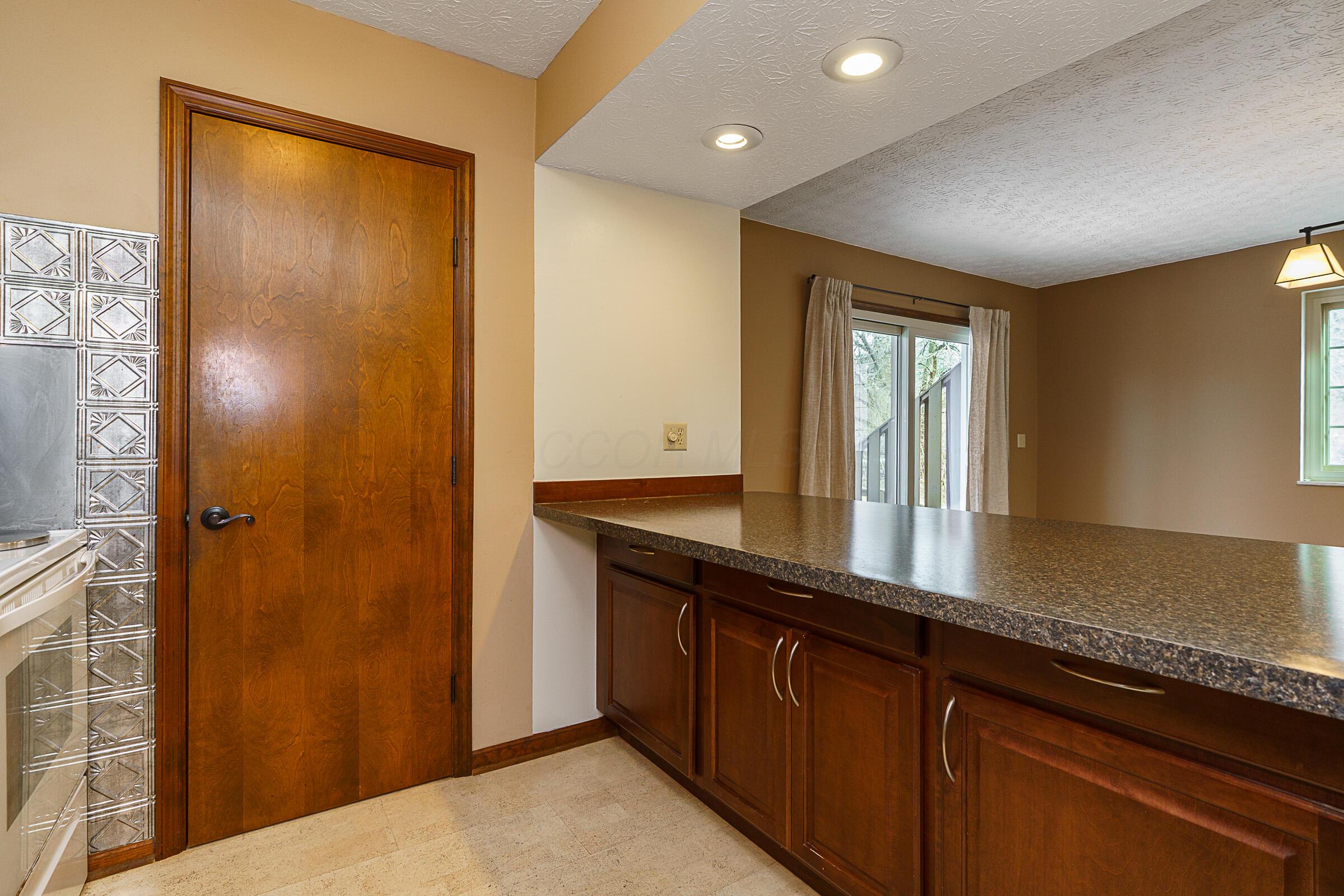 410 Fenway Road, B Property Photo 19