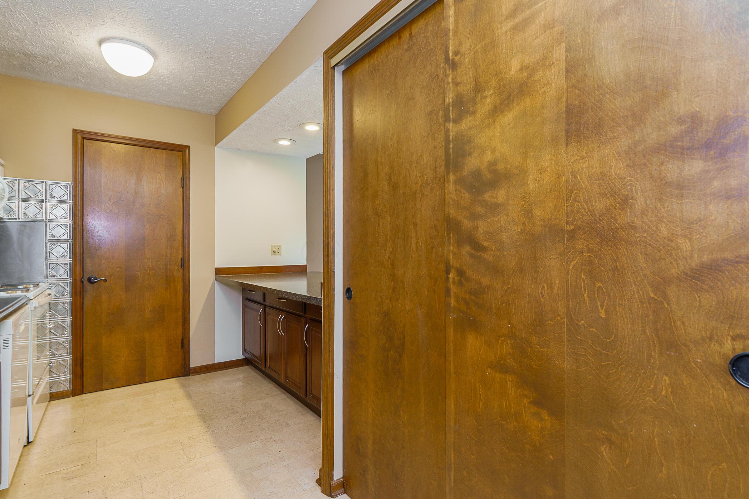 410 Fenway Road, B Property Photo 22