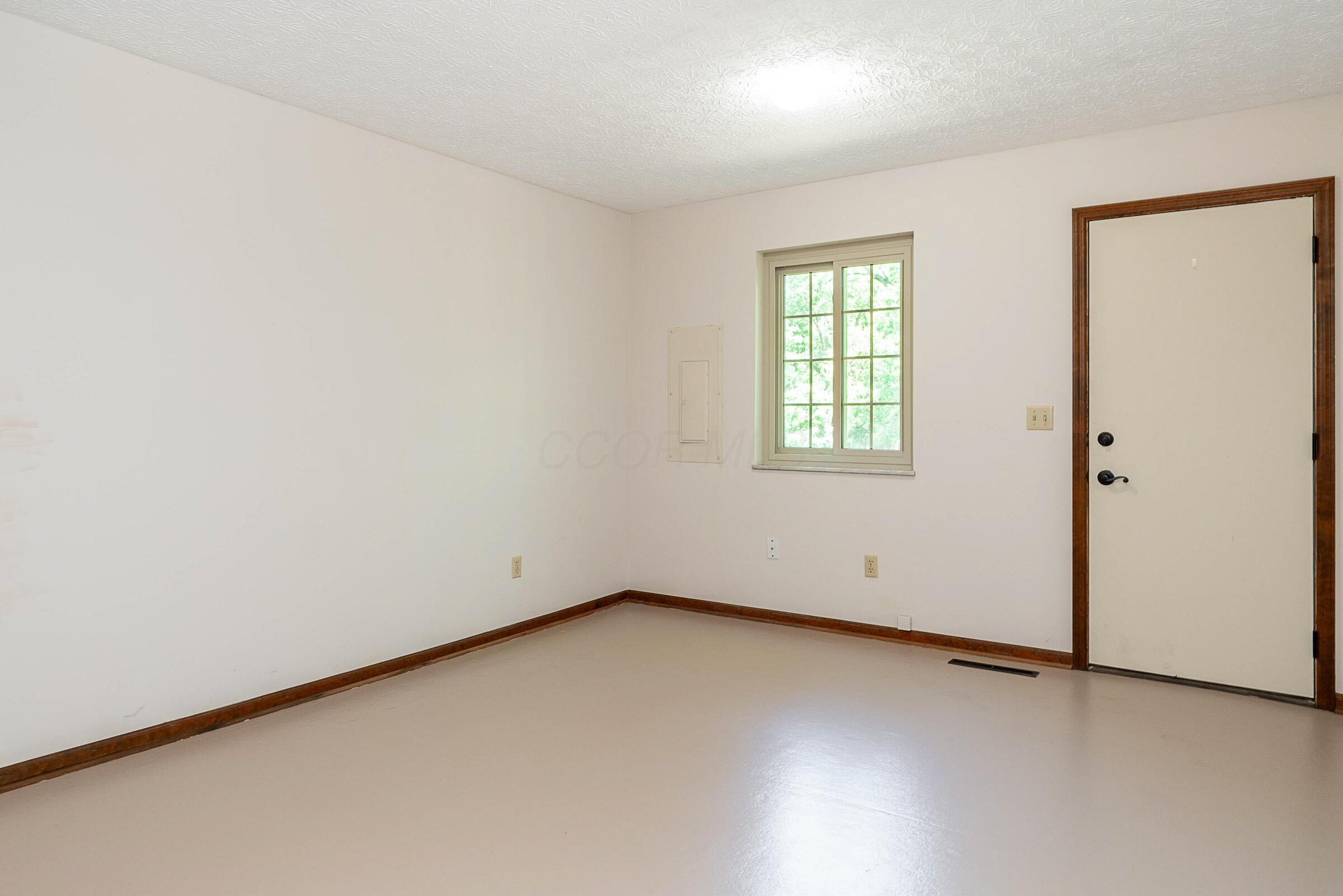 410 Fenway Road, B Property Photo 23