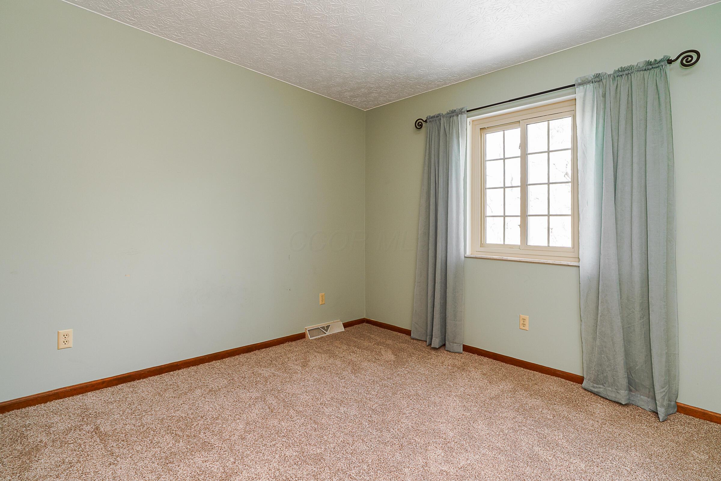 410 Fenway Road, B Property Photo 33