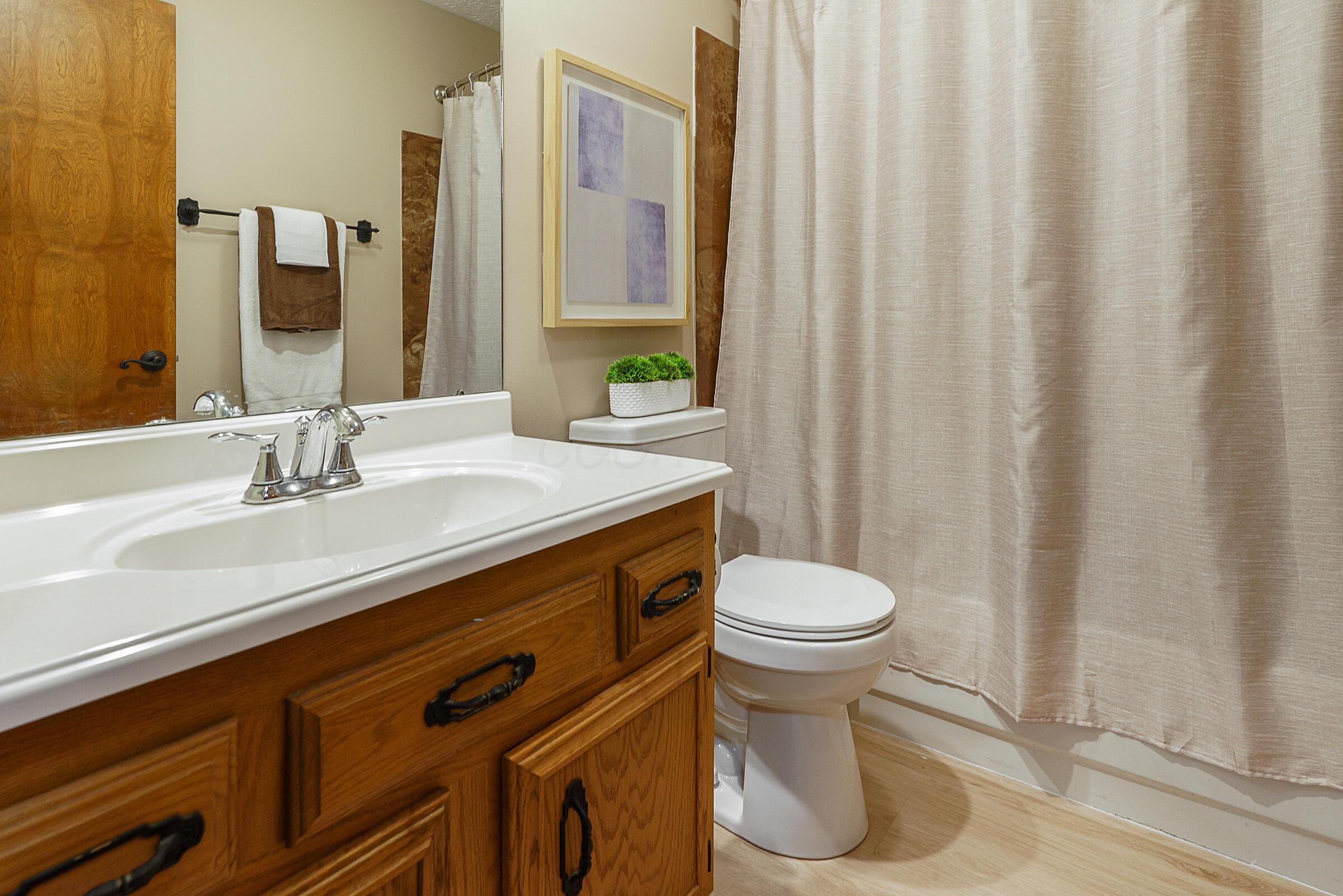 410 Fenway Road, B Property Photo 35
