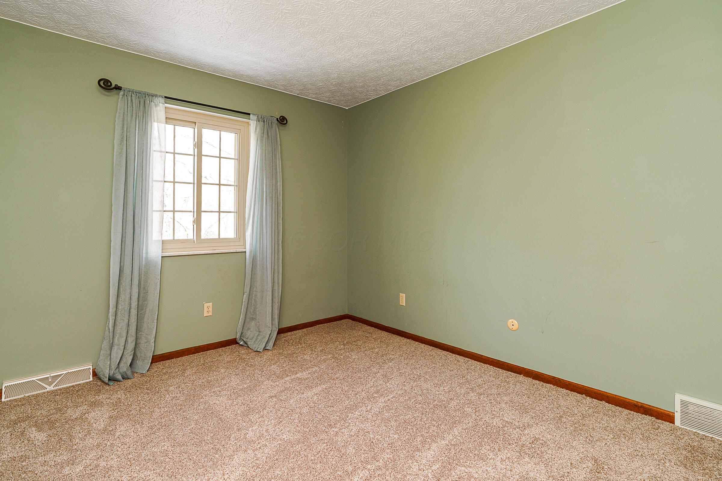 410 Fenway Road, B Property Photo 37