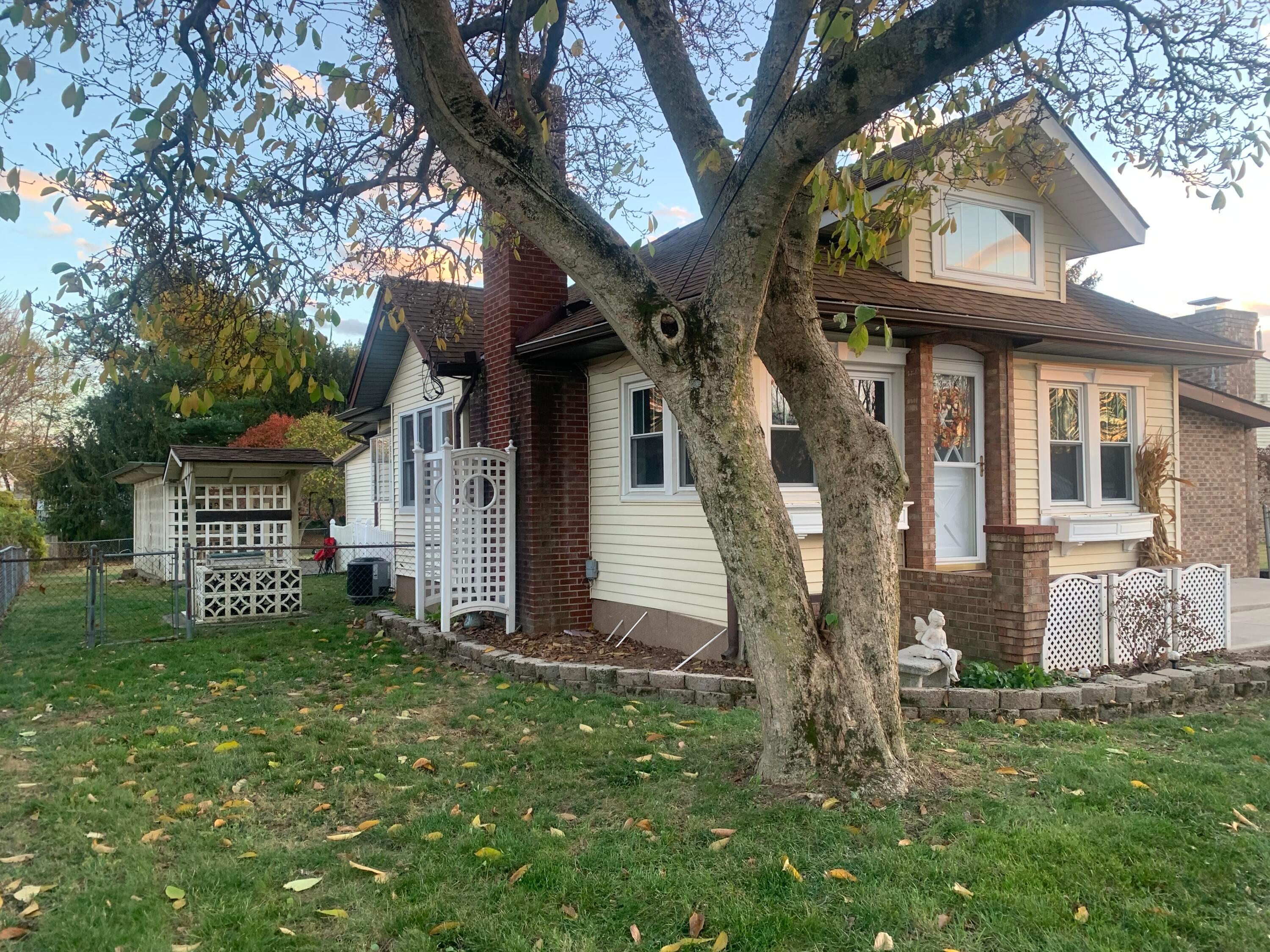37 Commerce Street Property Photo 60