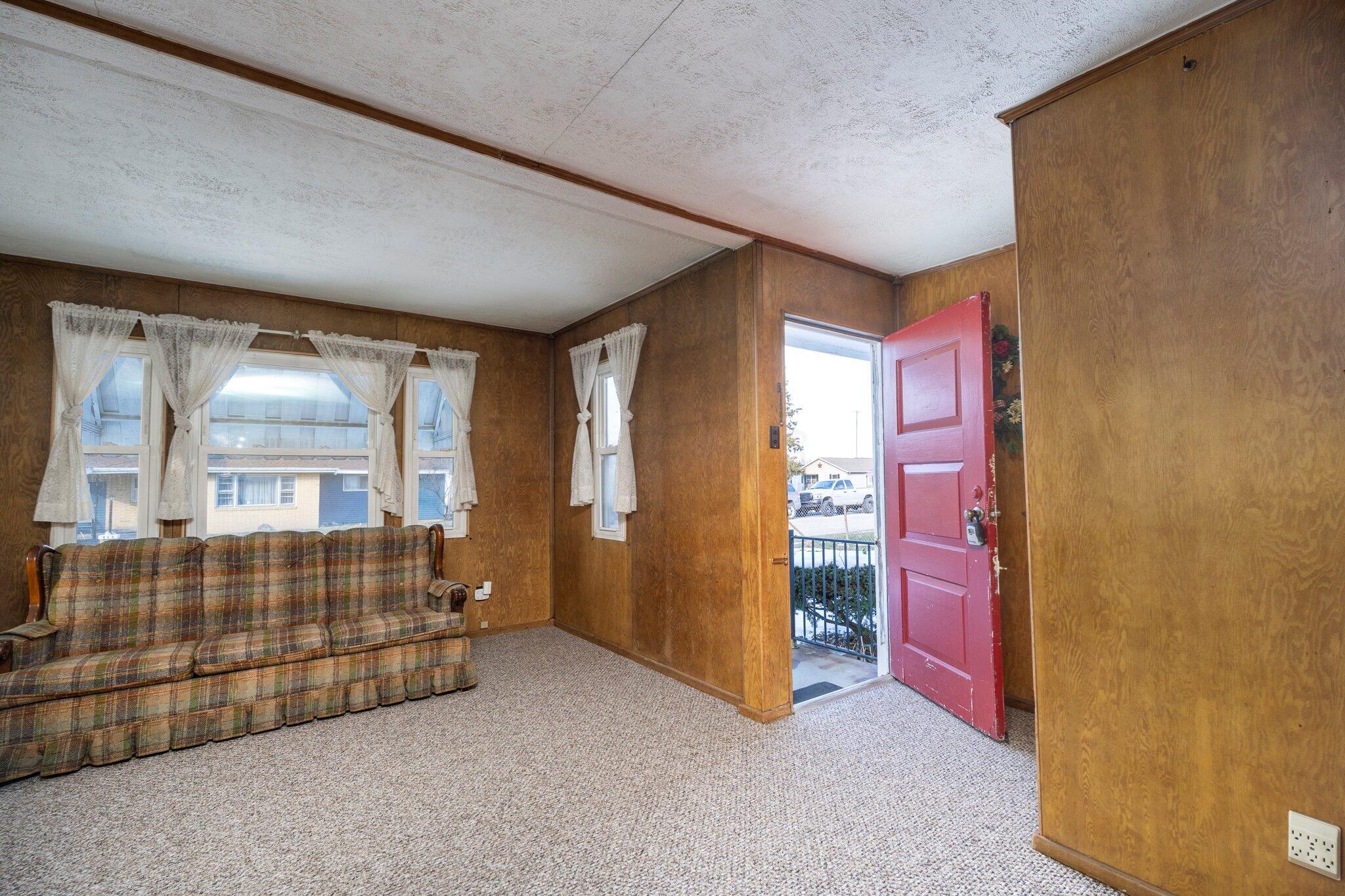 611 Willabar Drive Property Photo 4