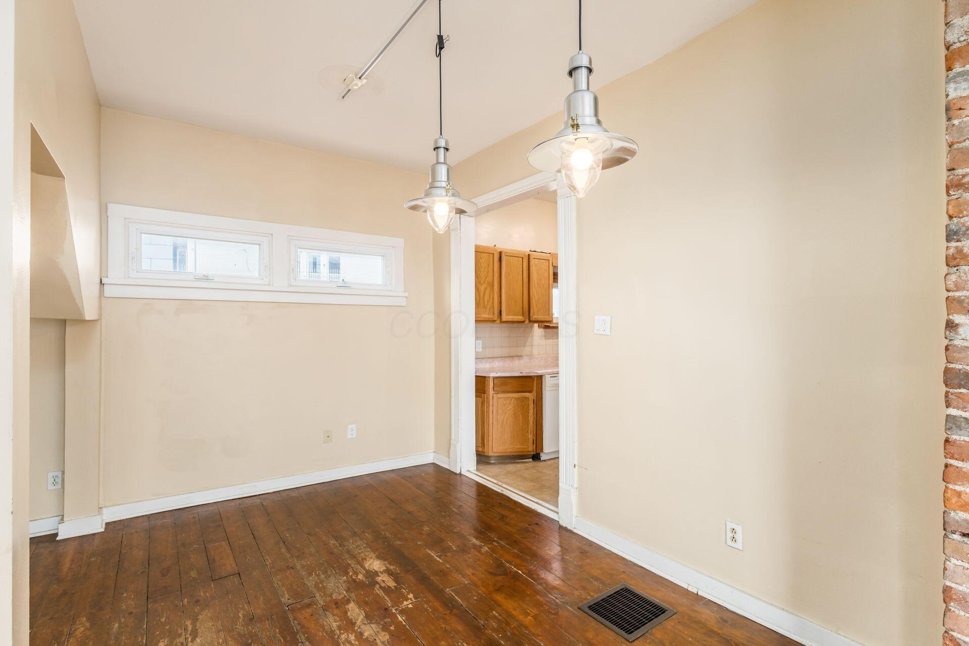 2402 East Avenue Property Photo 6