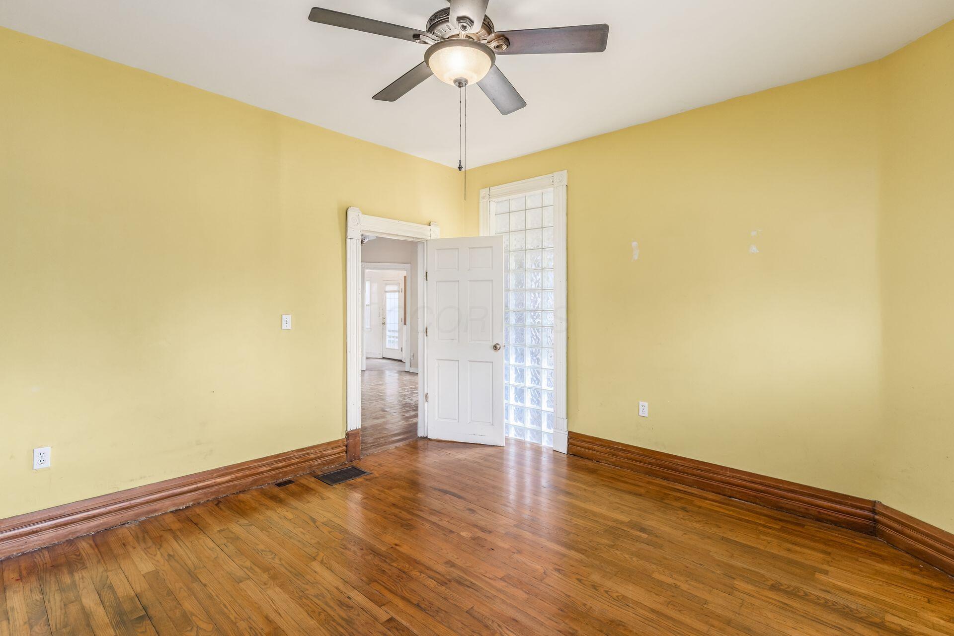 2402 East Avenue Property Photo 11