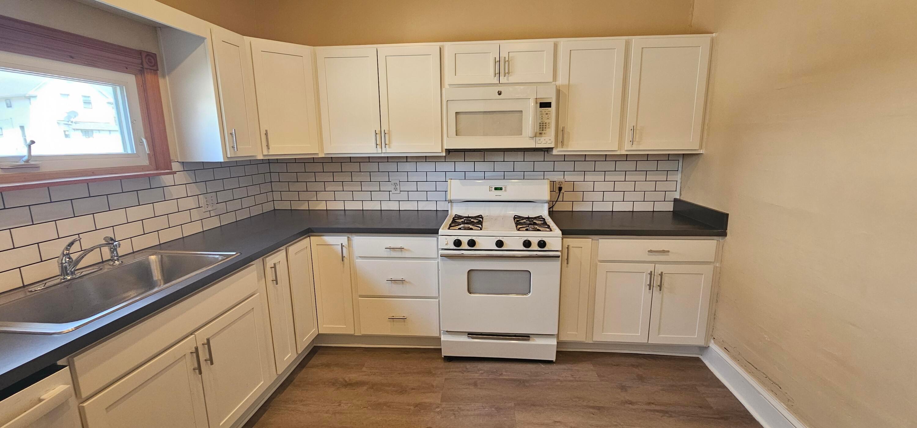 2402 East Avenue Property Photo 12