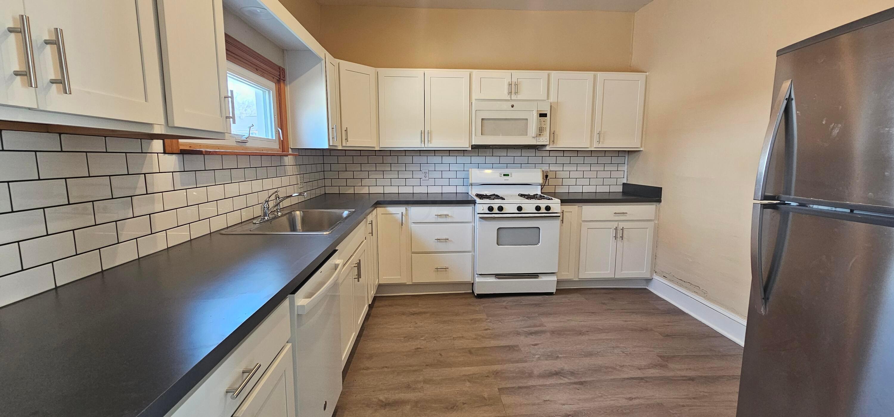 2402 East Avenue Property Photo 14