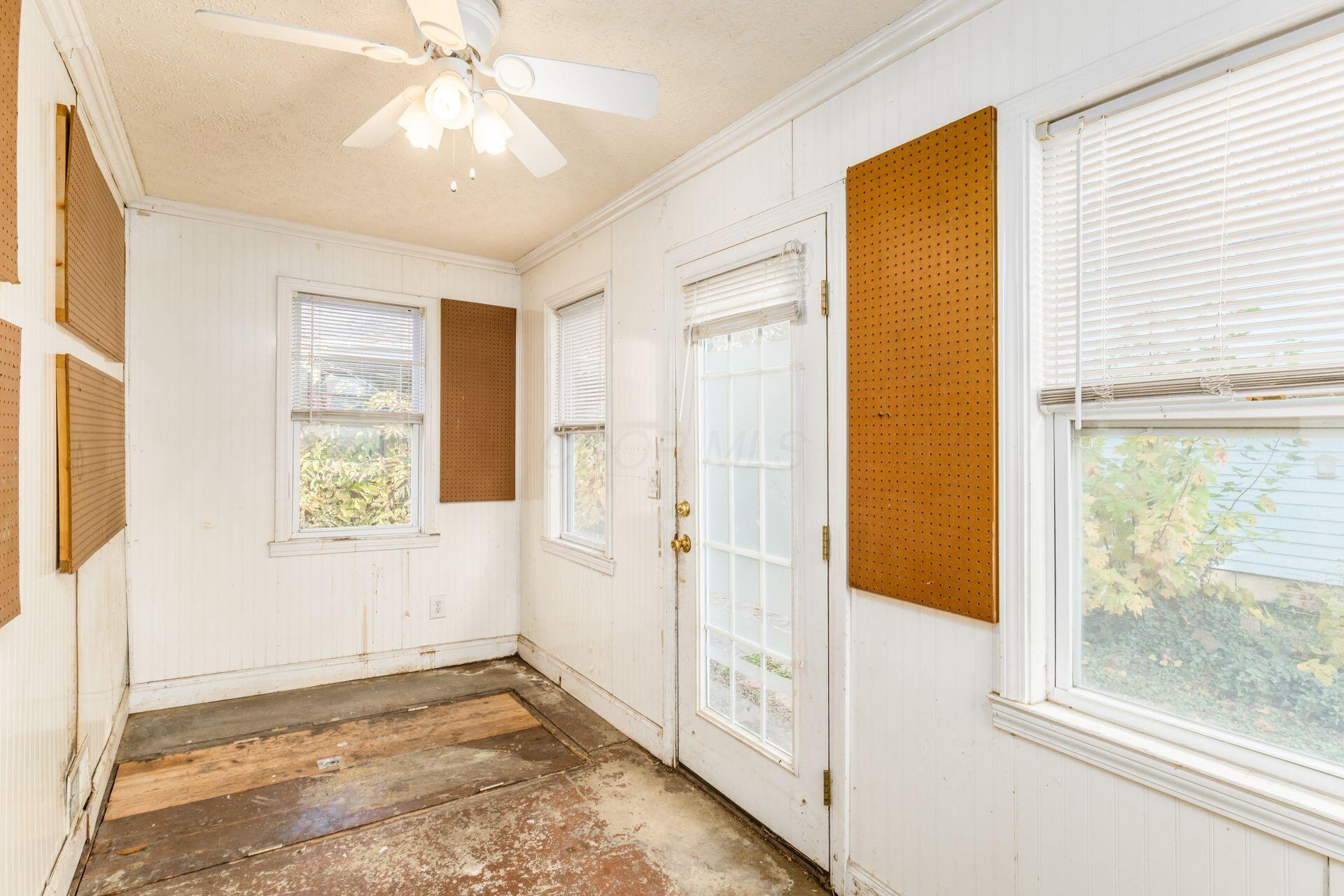 2402 East Avenue Property Photo 17