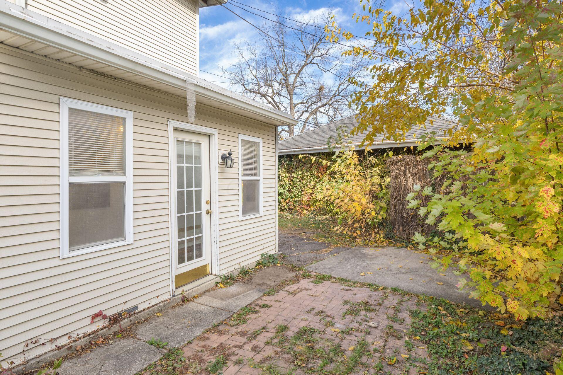 2402 East Avenue Property Photo 29
