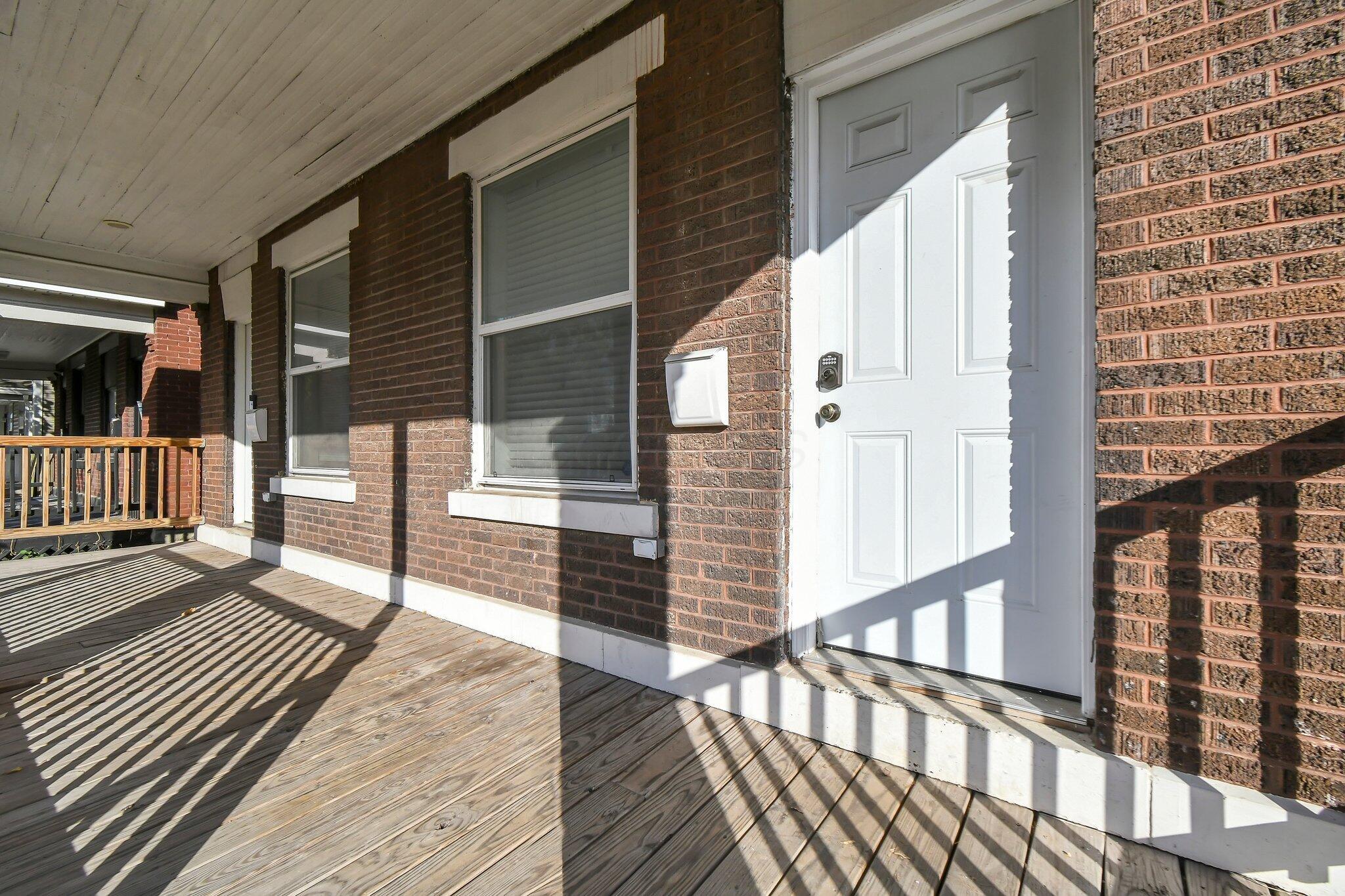 516-518 S Champion Avenue Property Photo 5