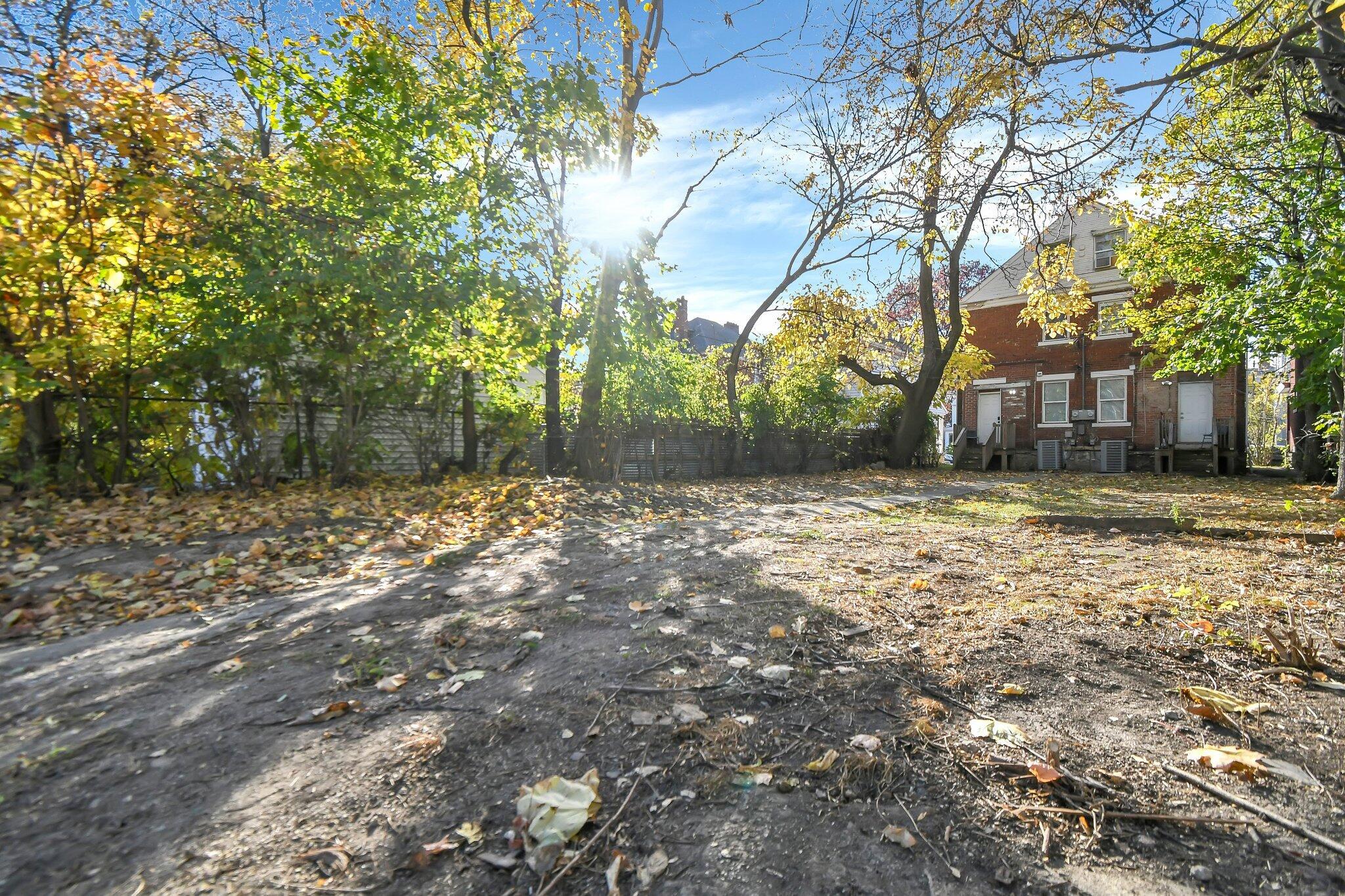 516-518 S Champion Avenue Property Photo 32