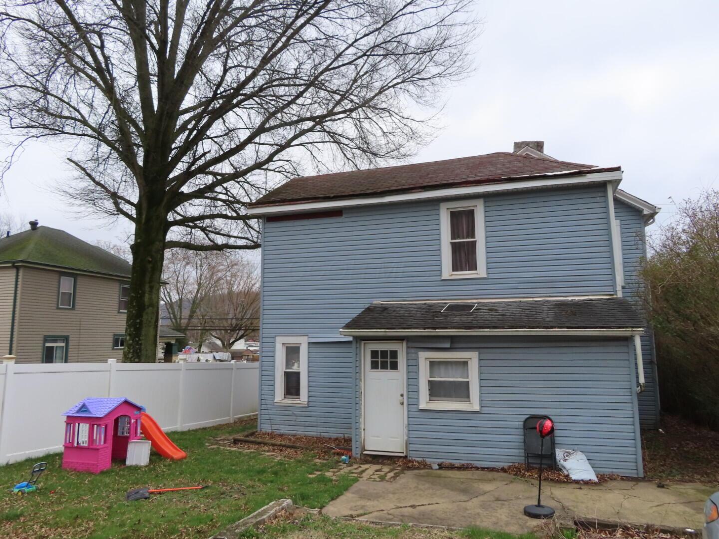 2011 Clark Avenue Property Photo 4