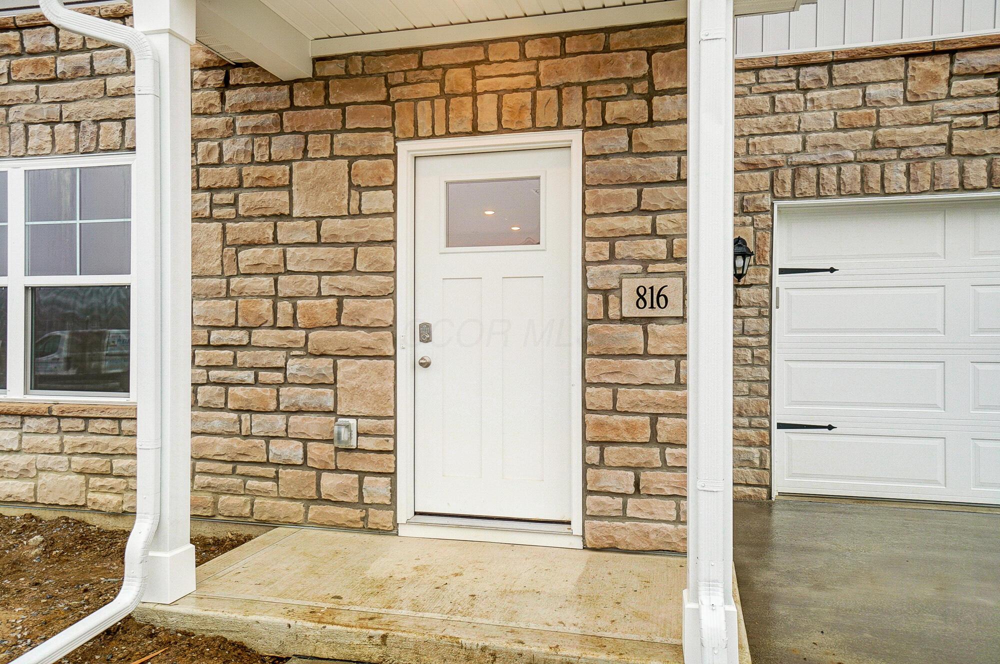 816 Sunny Vale Drive Property Photo 4