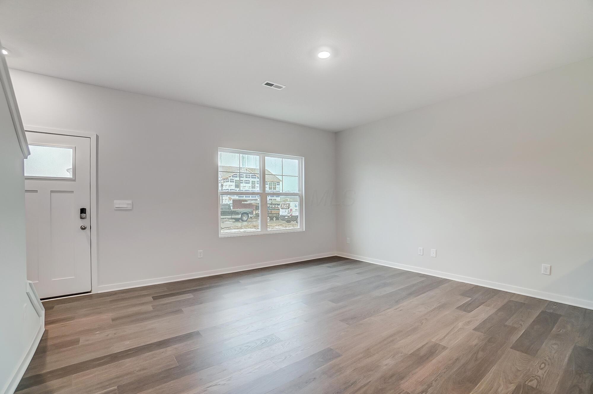 816 Sunny Vale Drive Property Photo 6
