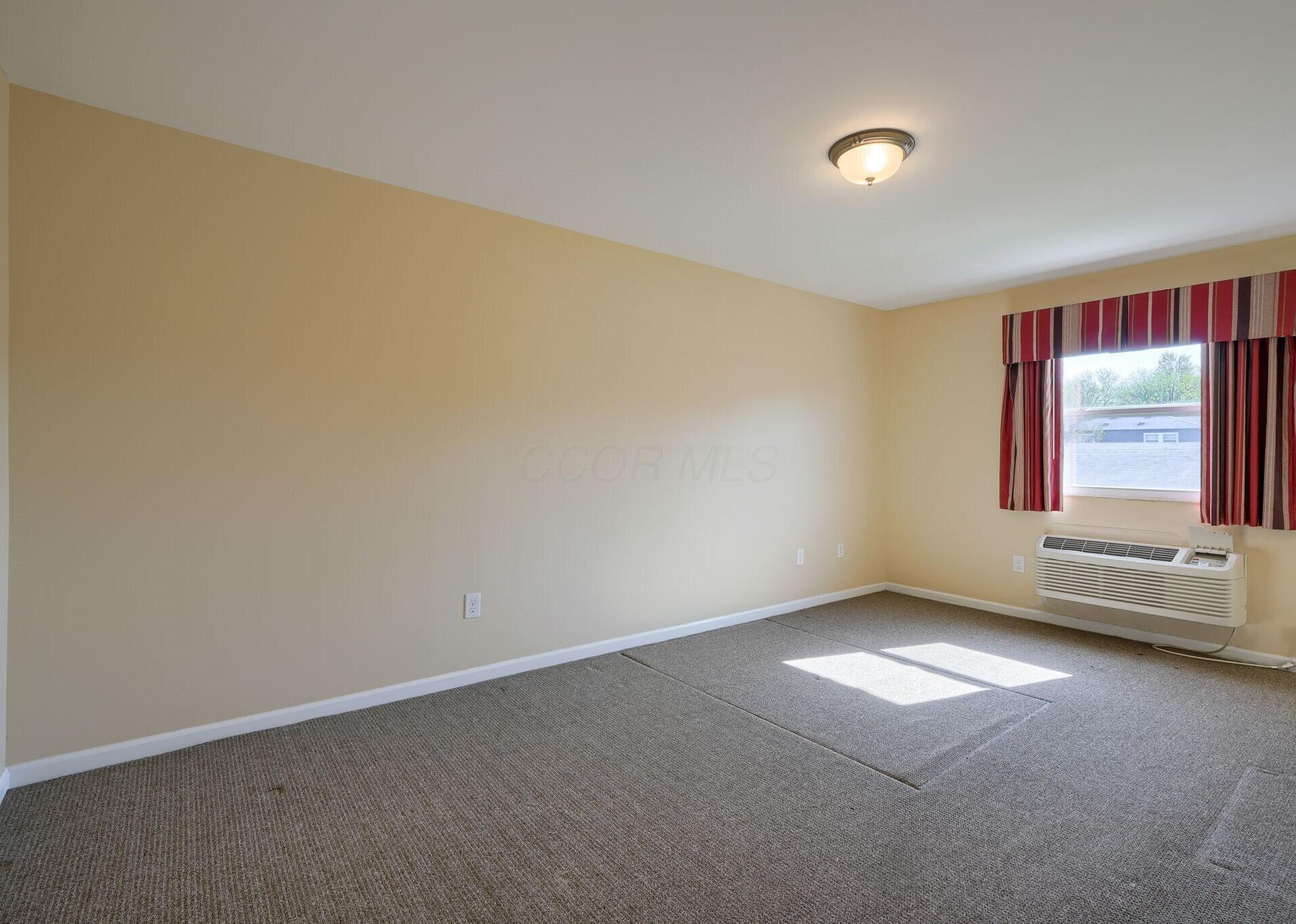 5596 Autumn Chase Drive Property Photo 18
