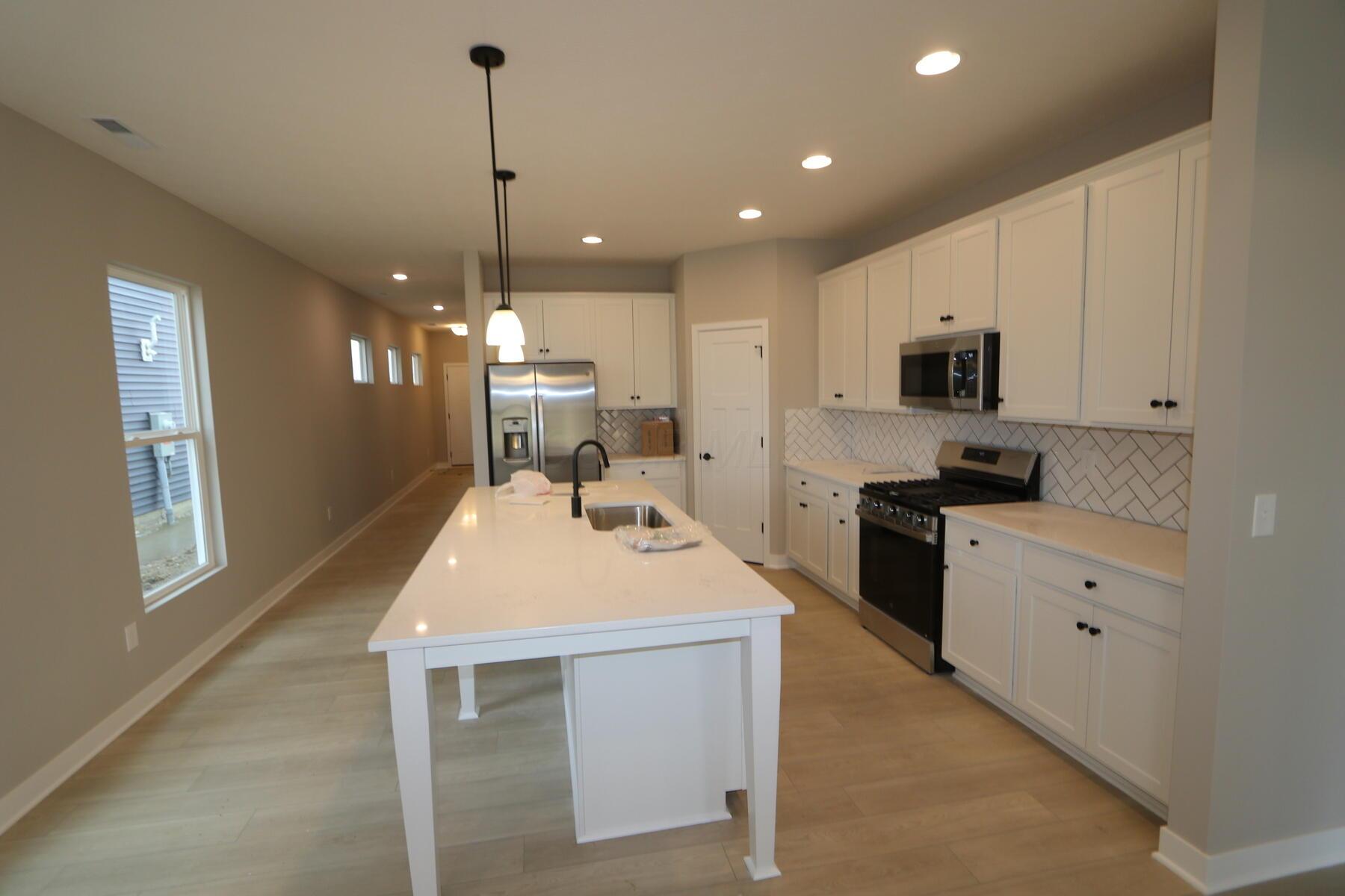 1726 Aerotrain Court N Property Photo 7