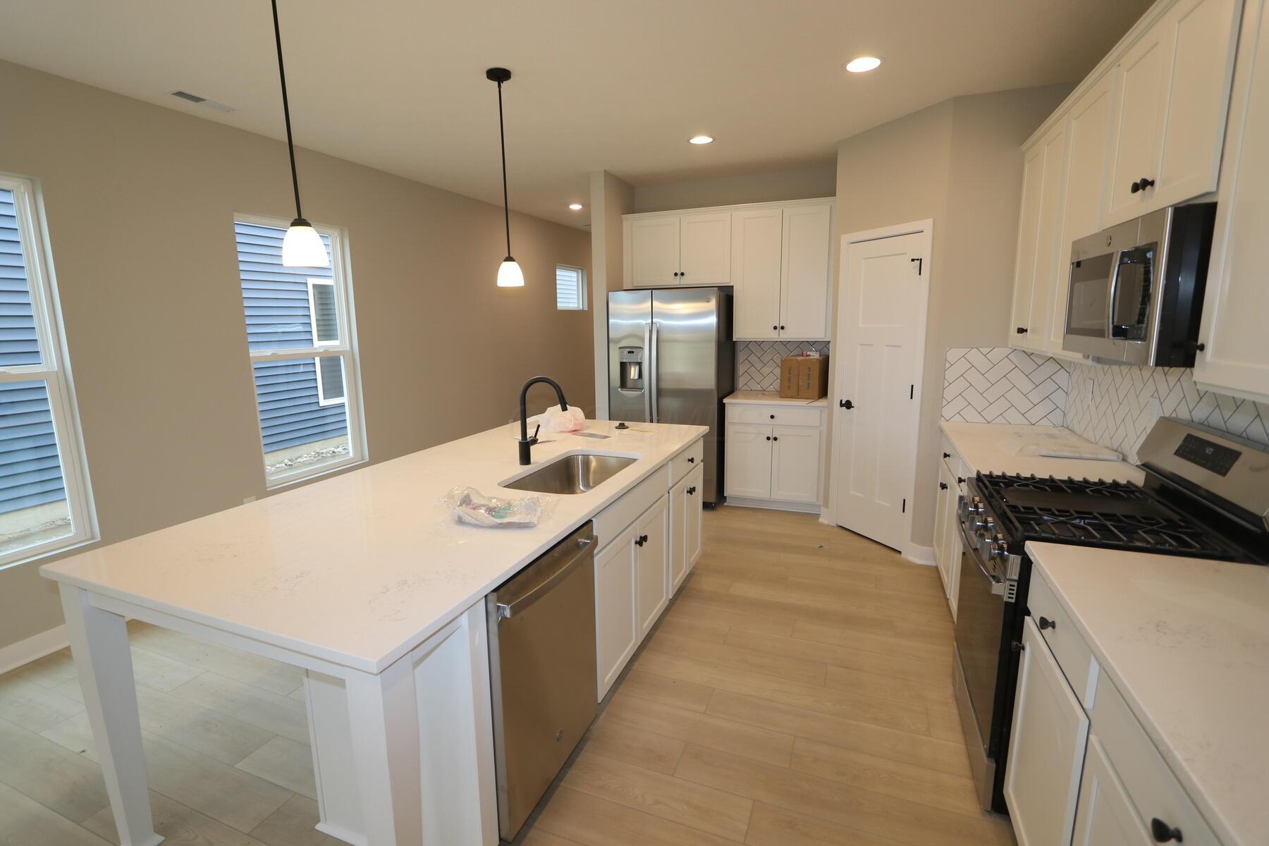 1726 Aerotrain Court N Property Photo 8
