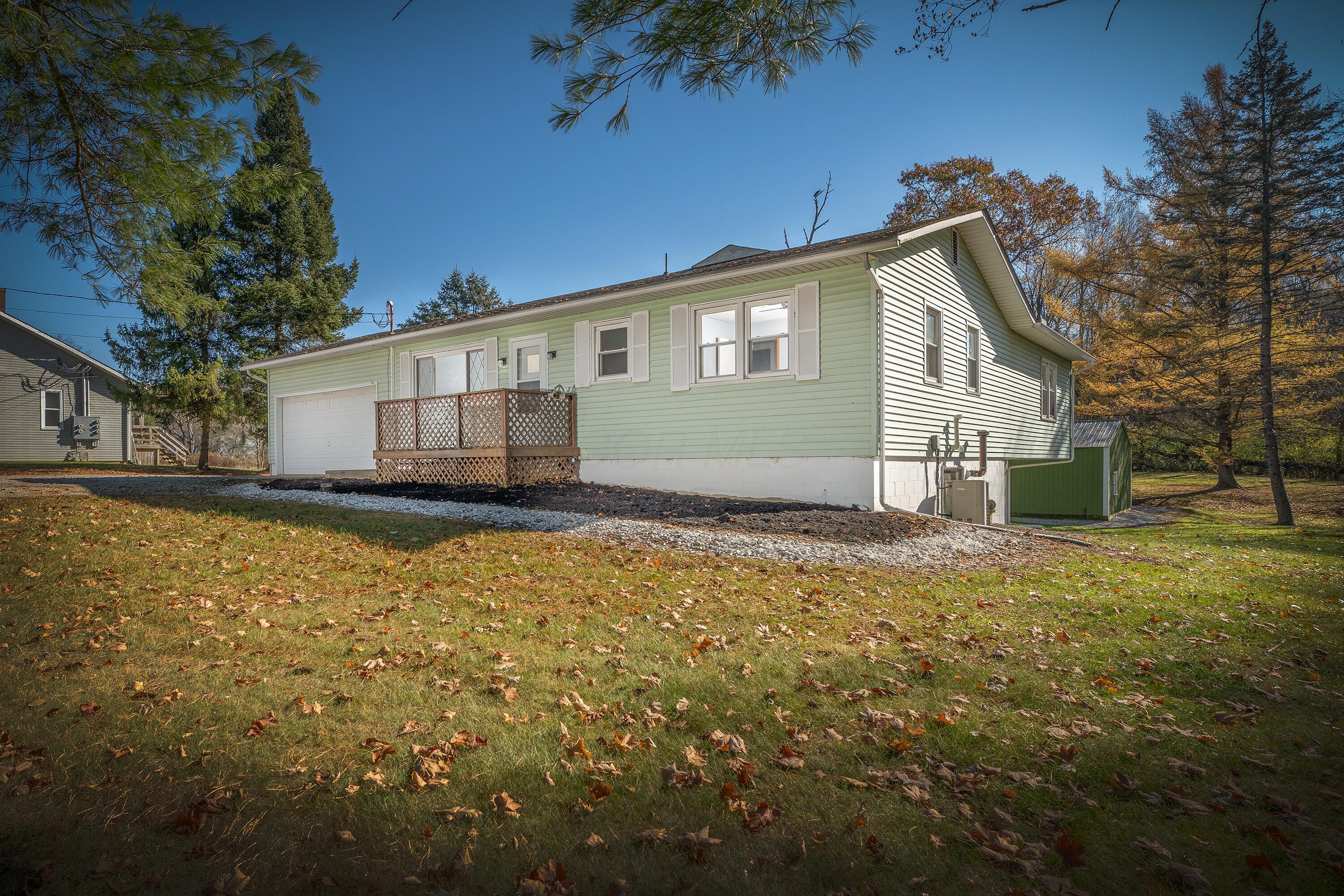 17762 Coshocton Road Property Image