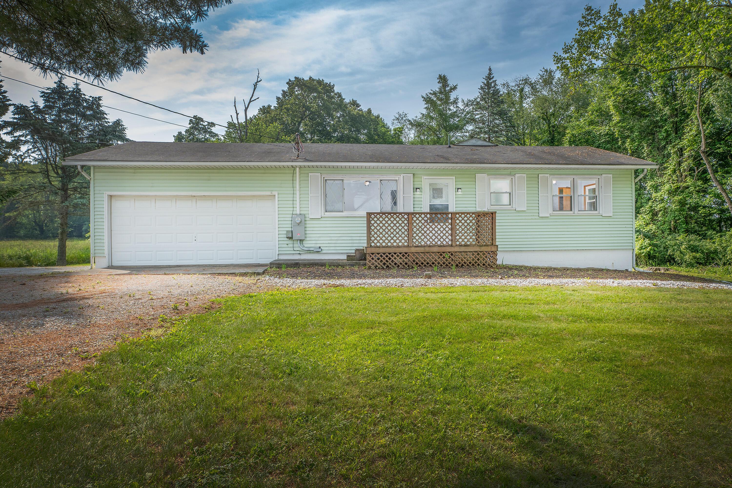 17762 Coshocton Road Property Photo 1