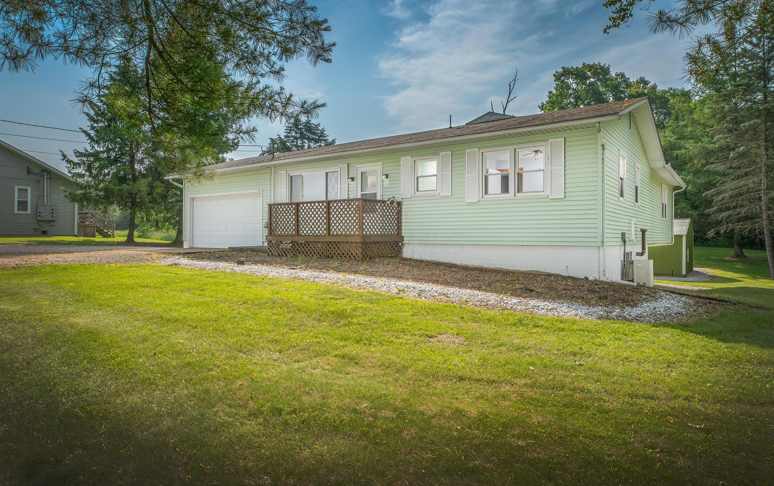17762 Coshocton Road Property Photo 2