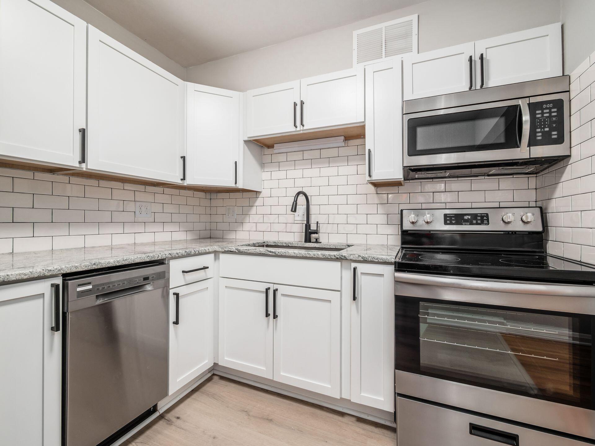 2601-2609 Charing Road Property Photo 9