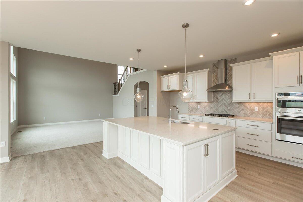 10270 Fox Hill Court Property Photo 4