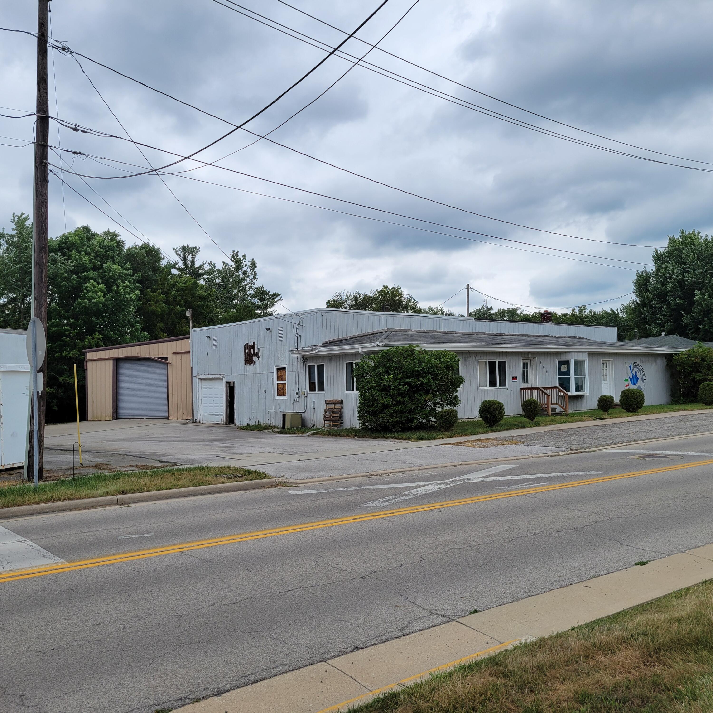 905 Farnsworth Road Property Photo