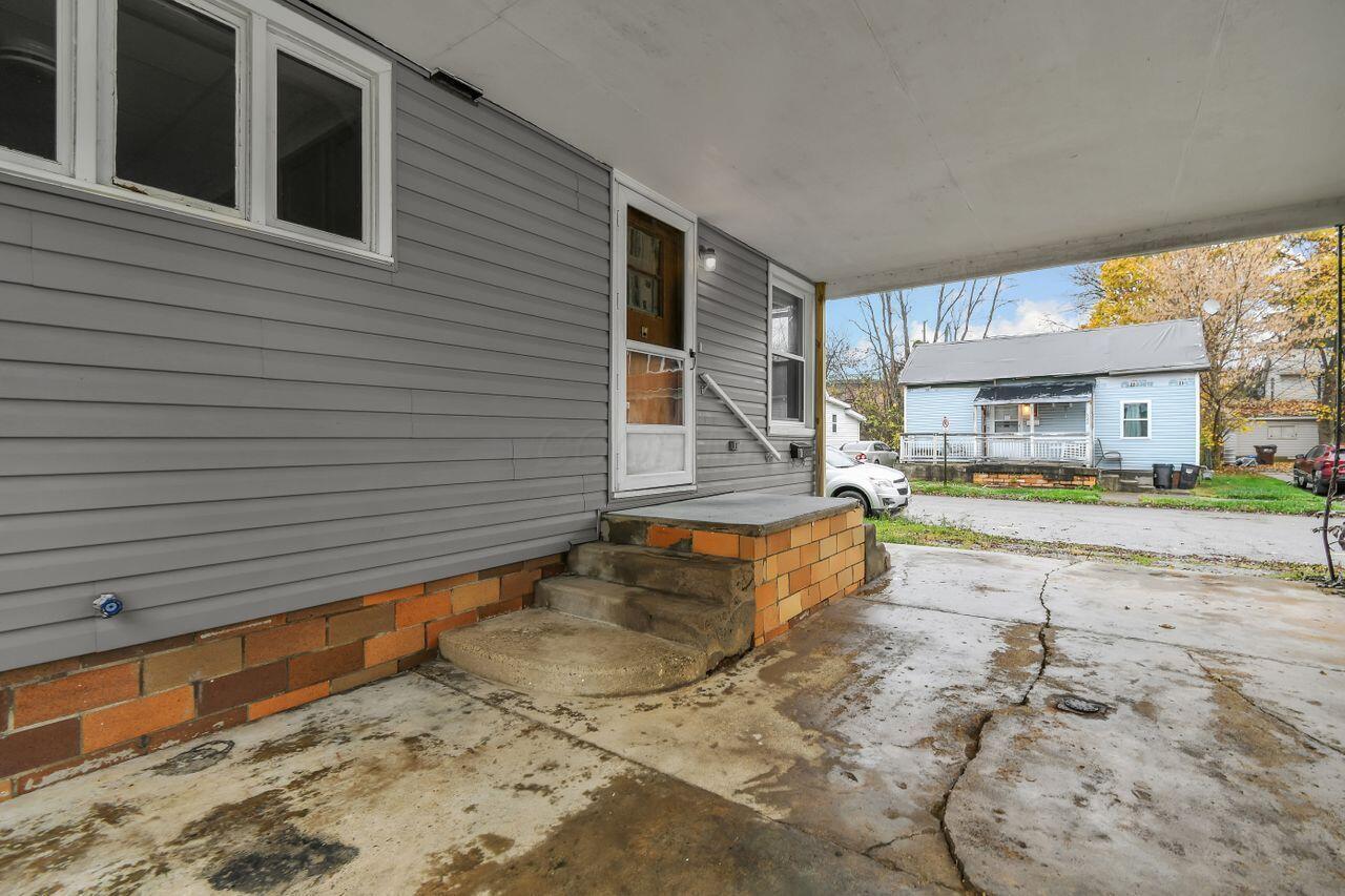 525 W 2nd Street Property Photo 4