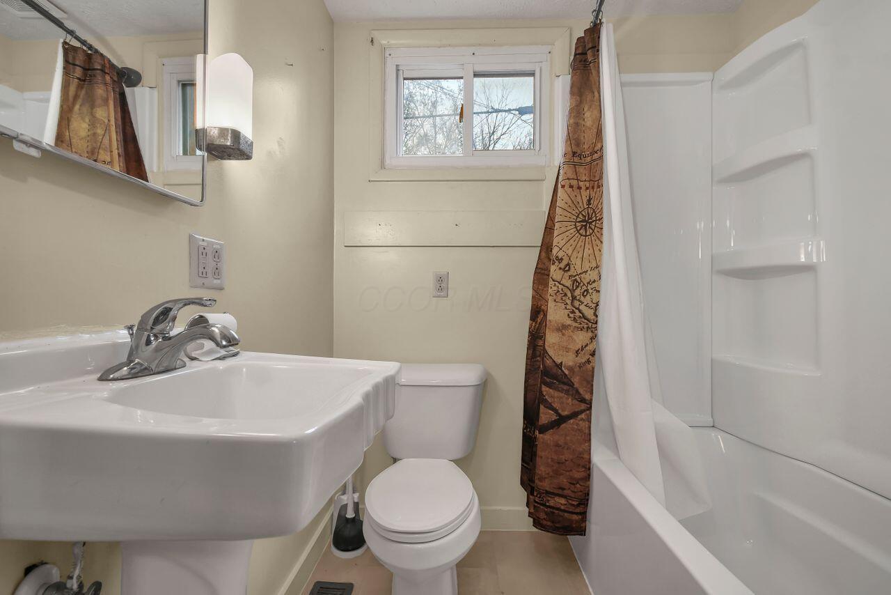 525 W 2nd Street Property Photo 17
