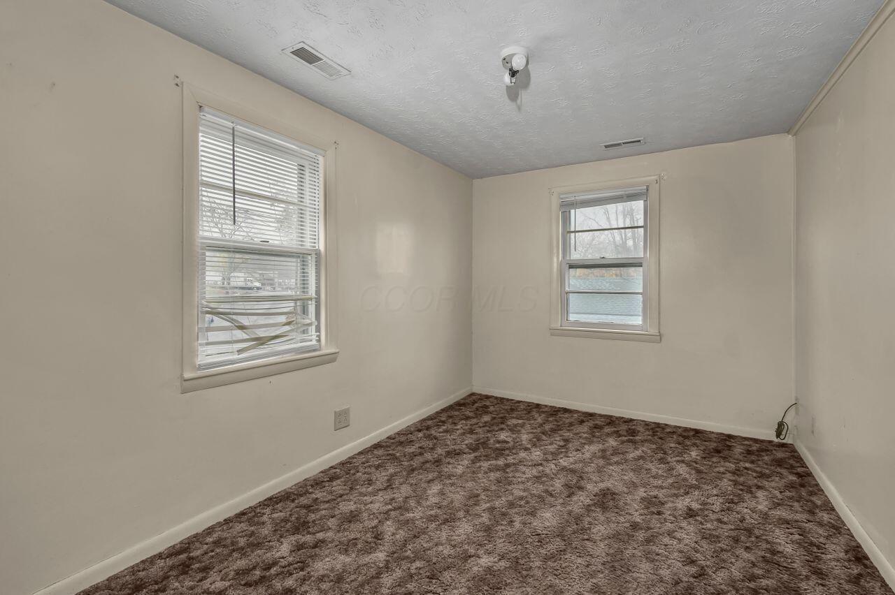 525 W 2nd Street Property Photo 24