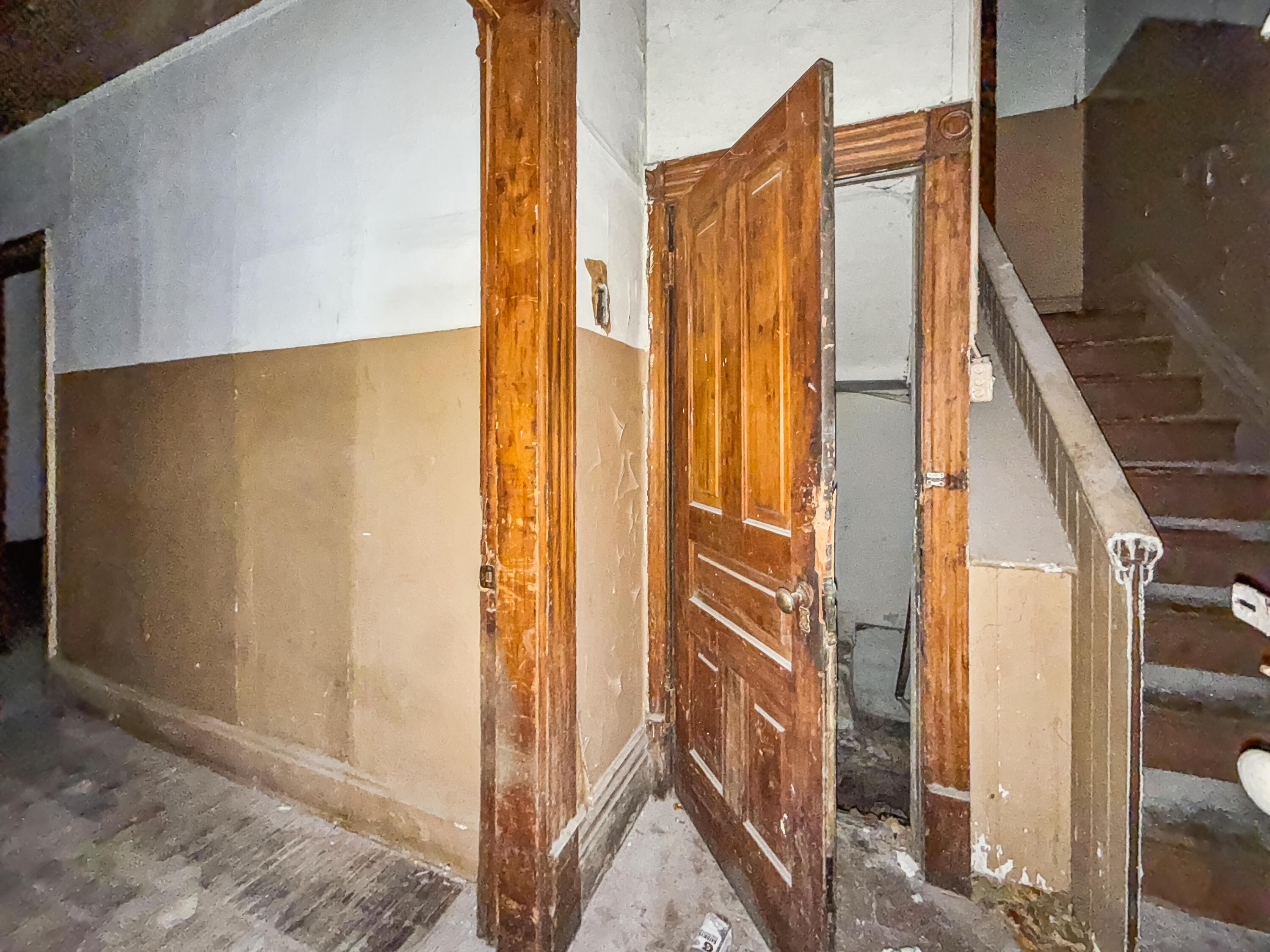955 S High Street Property Photo 12