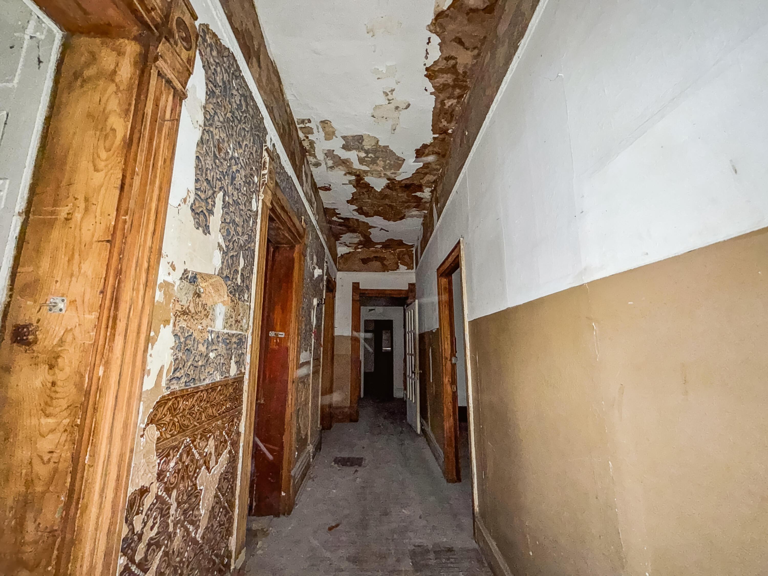 955 S High Street Property Photo 13
