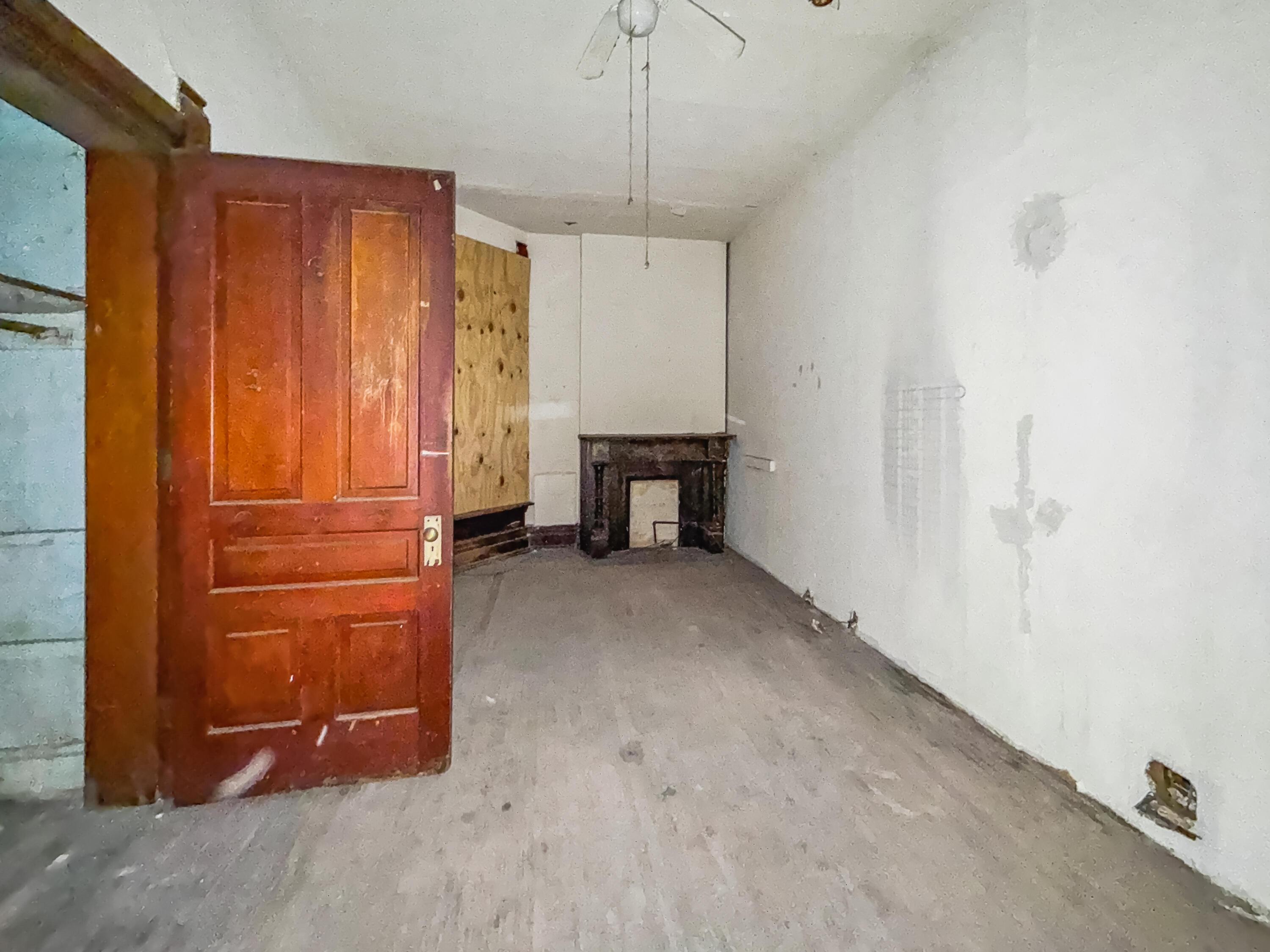 955 S High Street Property Photo 17