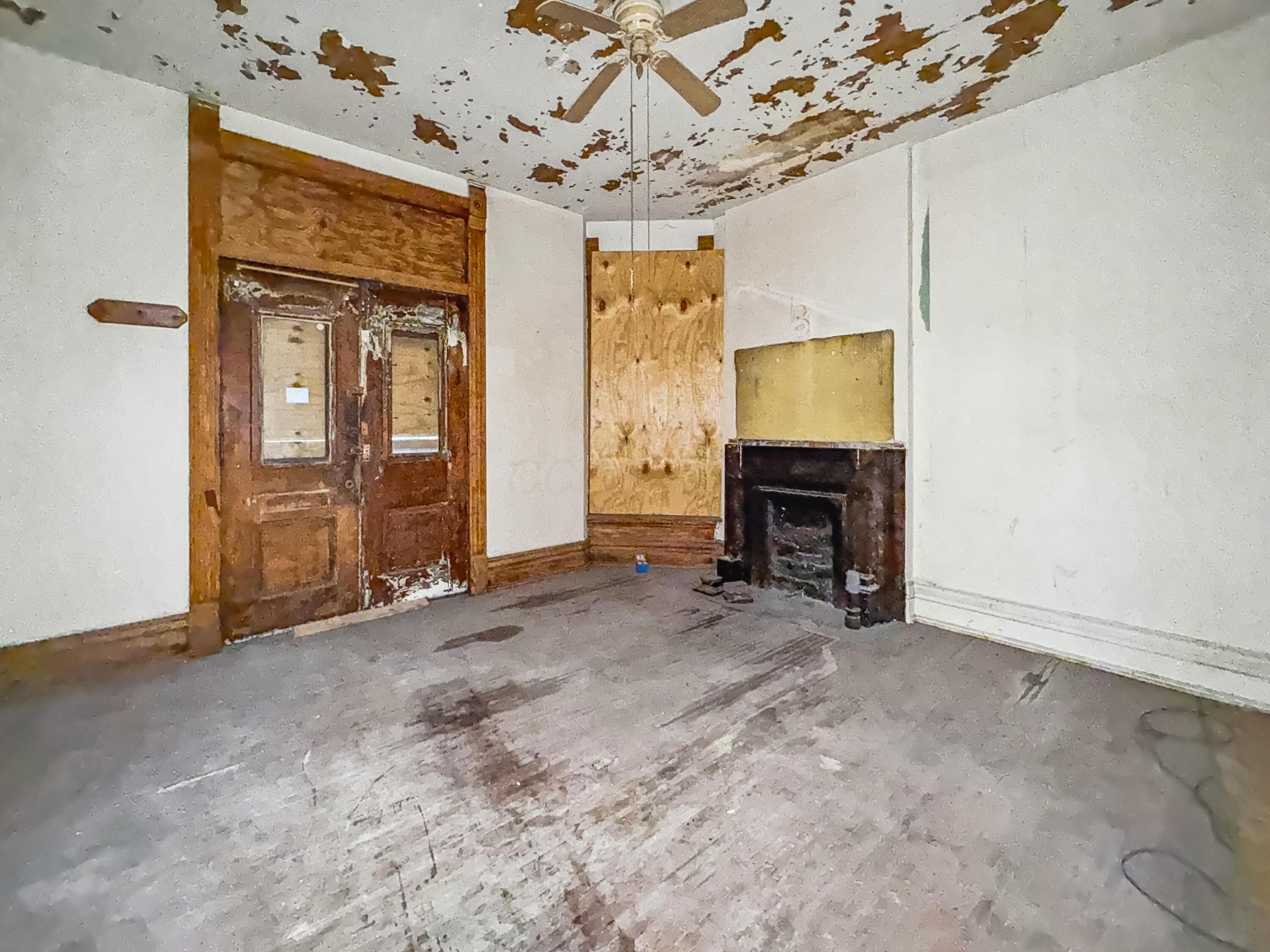 955 S High Street Property Photo 19