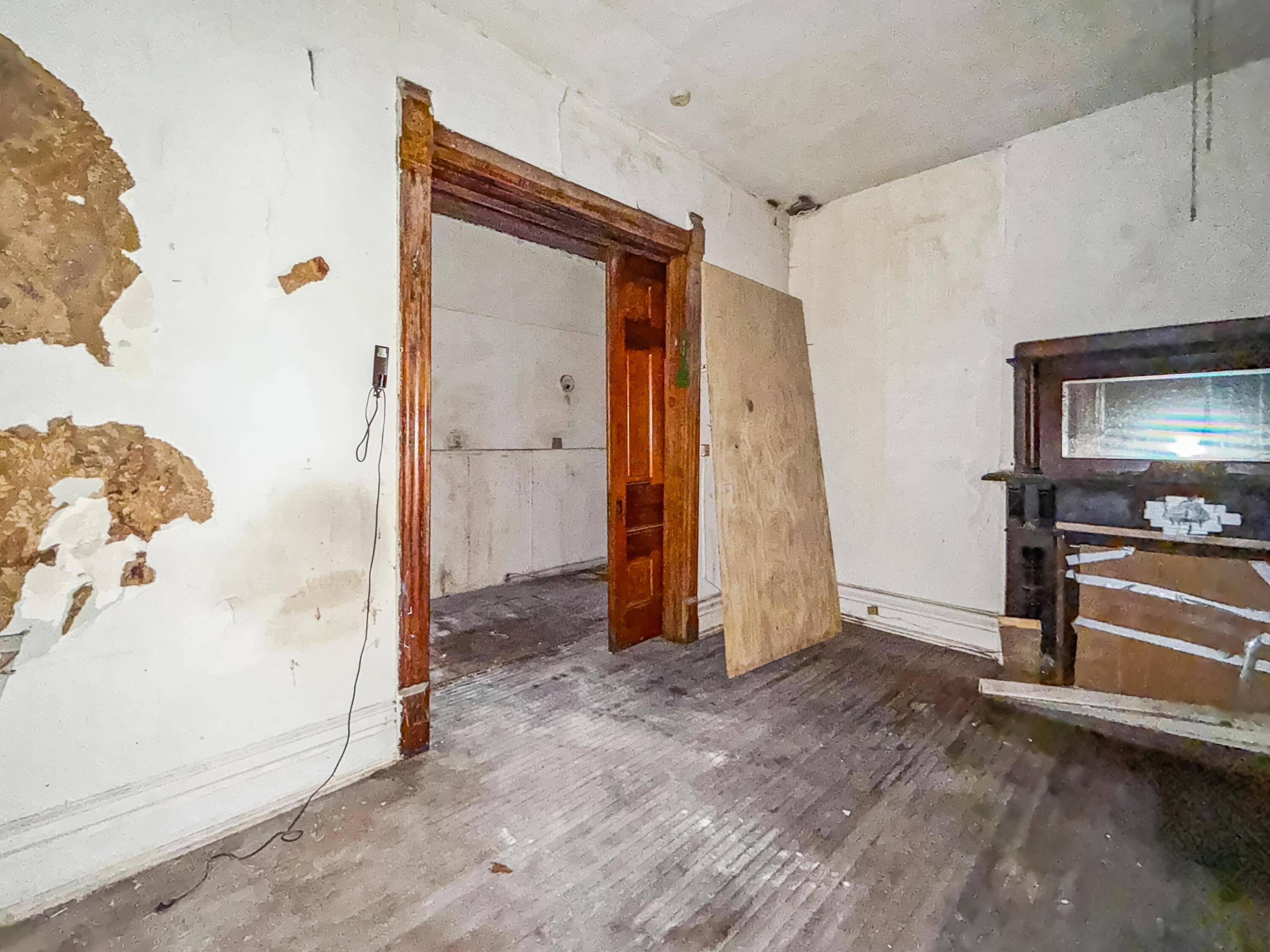 955 S High Street Property Photo 21