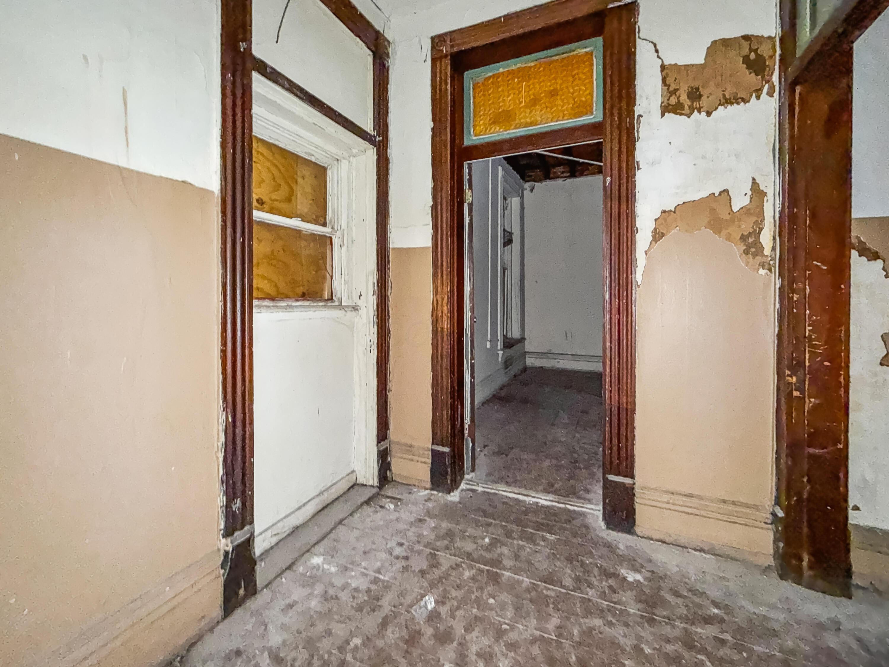 955 S High Street Property Photo 24