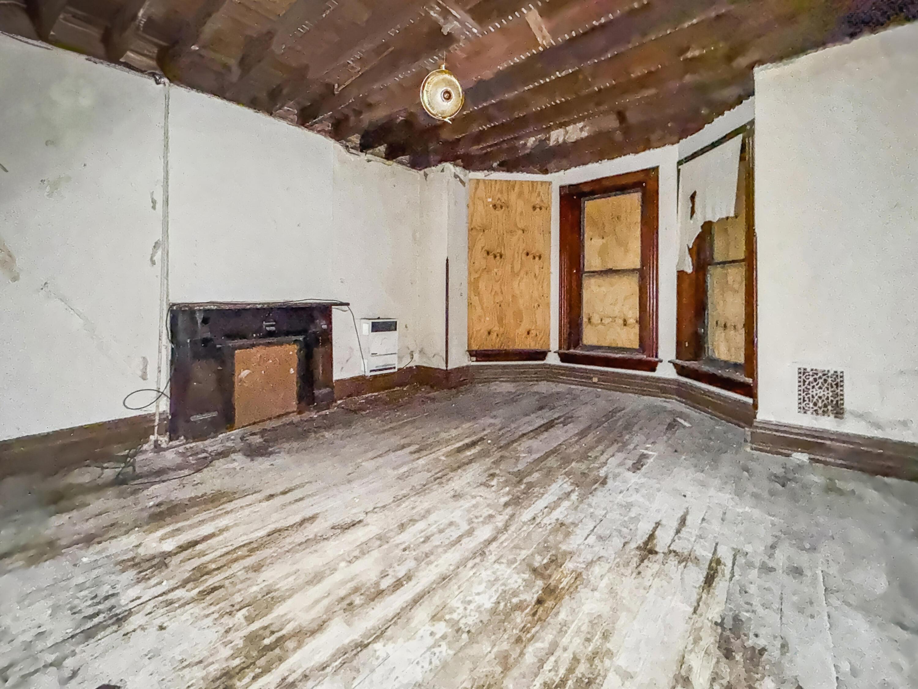 955 S High Street Property Photo 28