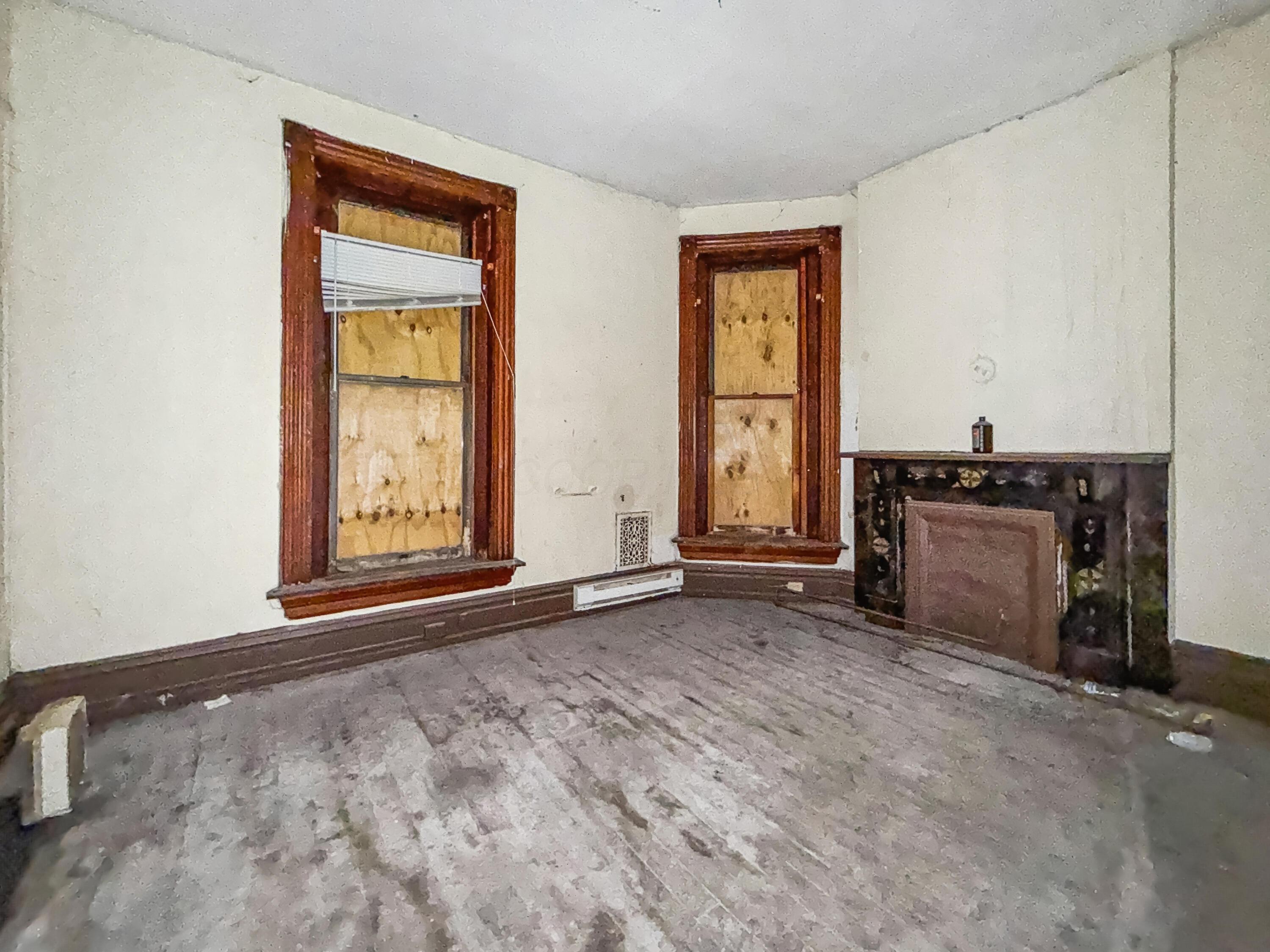 955 S High Street Property Photo 29