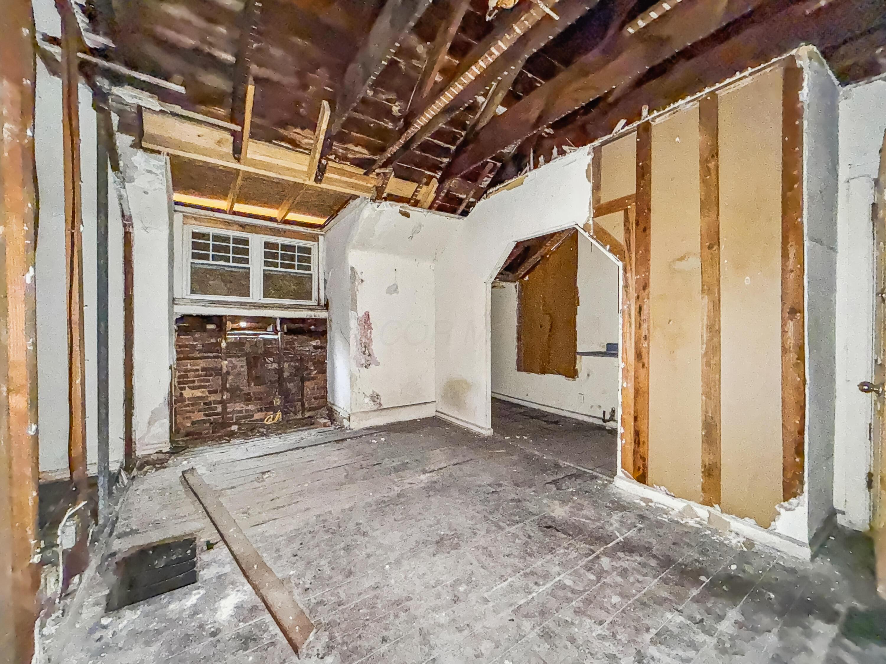 955 S High Street Property Photo 33