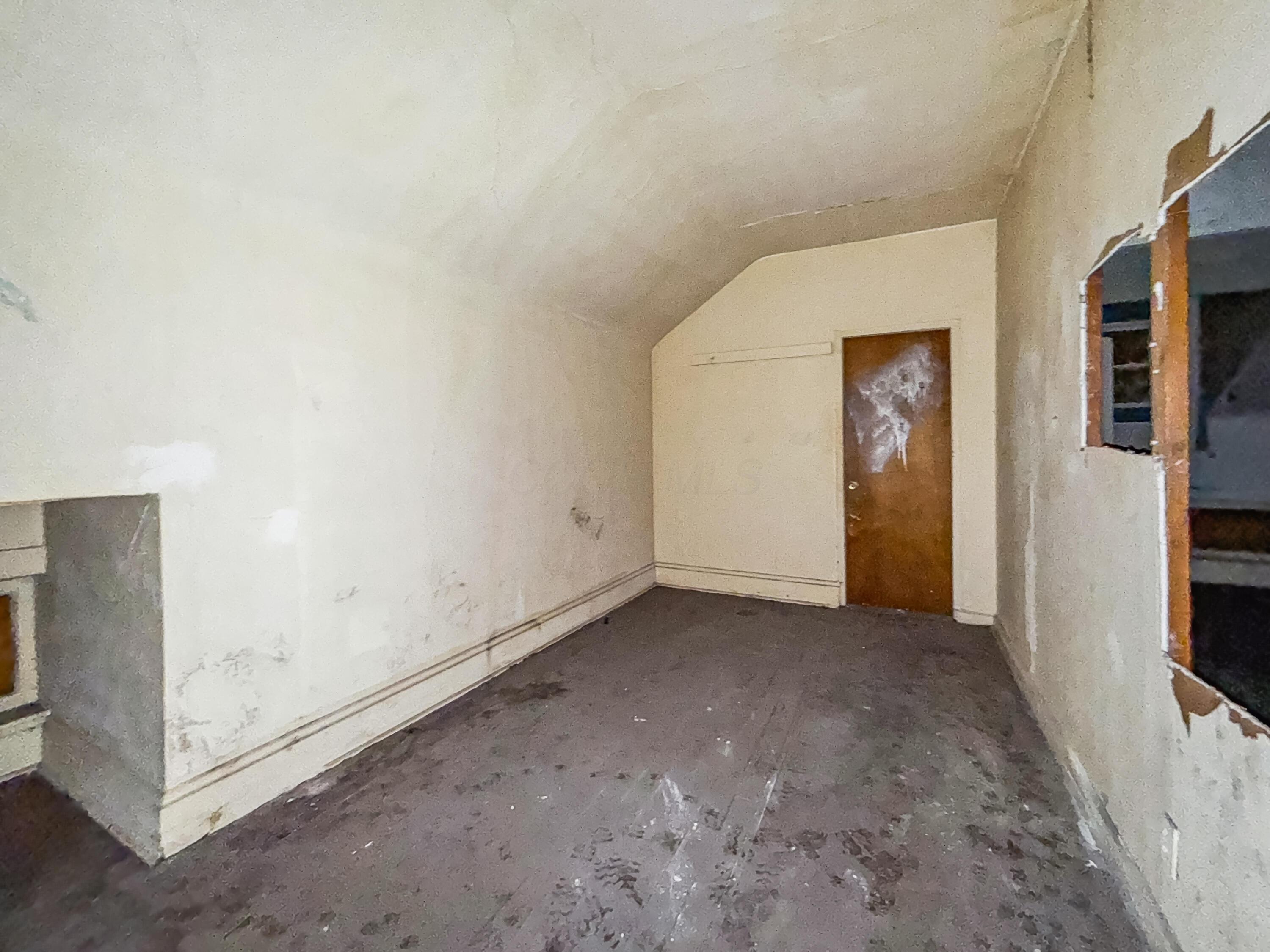 955 S High Street Property Photo 34