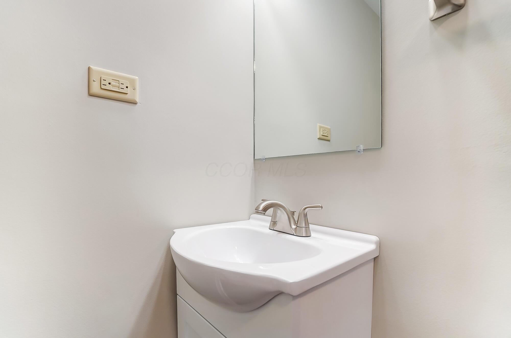 12915 E National Road Property Photo 27