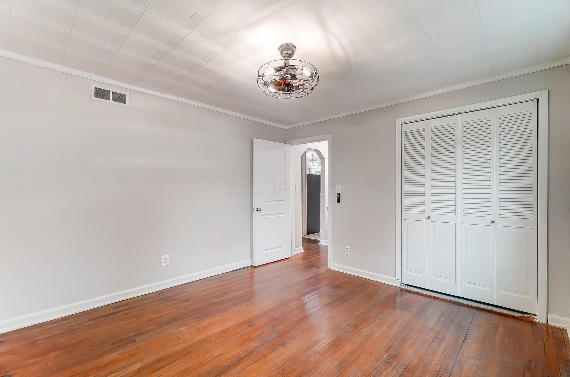 545 Robinwood Avenue Property Photo 23