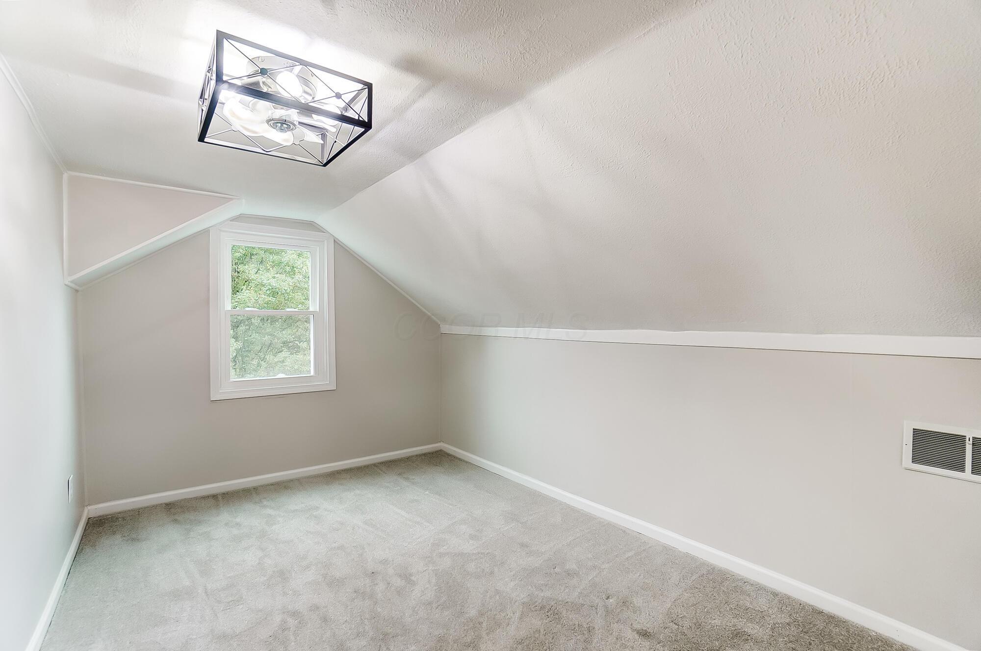 545 Robinwood Avenue Property Photo 35